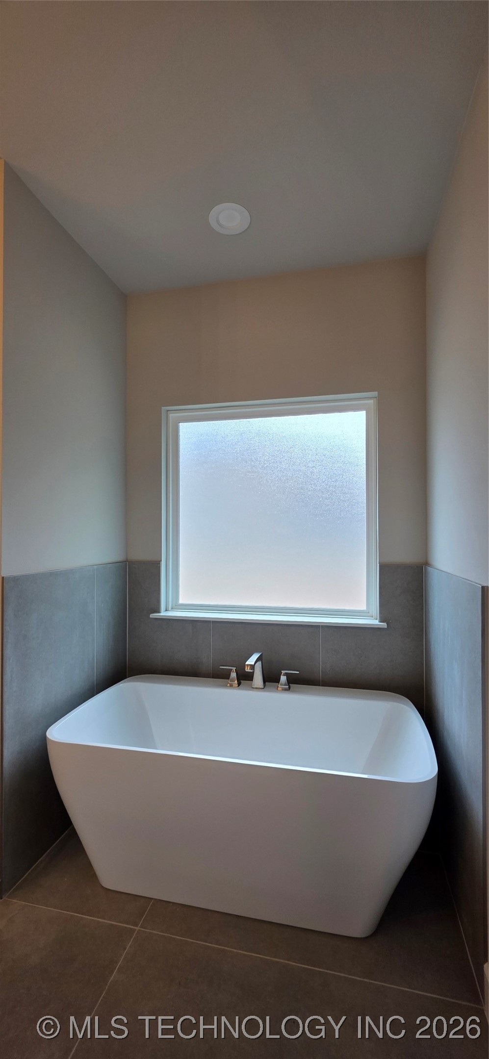 1019 E Delmar Place Property Photo 26