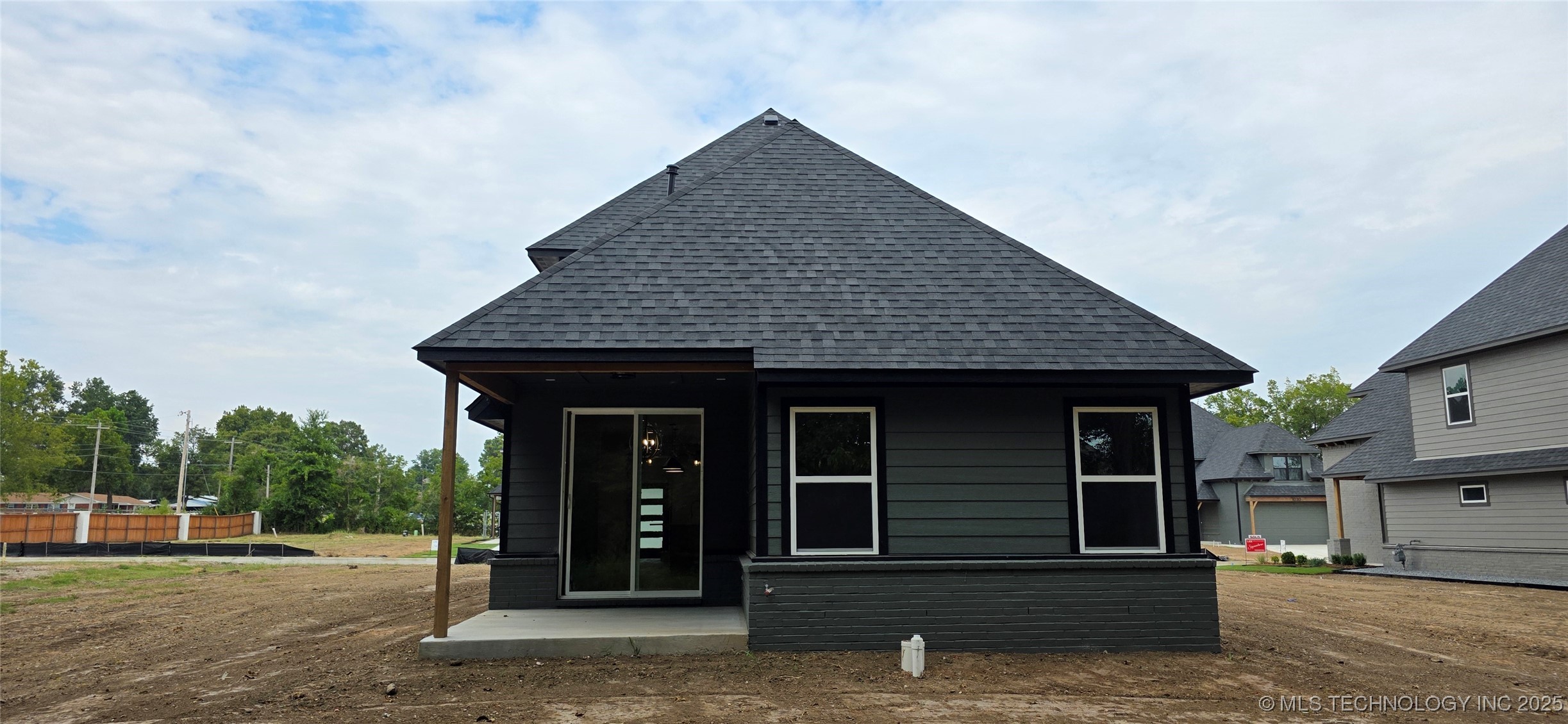 1019 E Delmar Place Property Photo 51