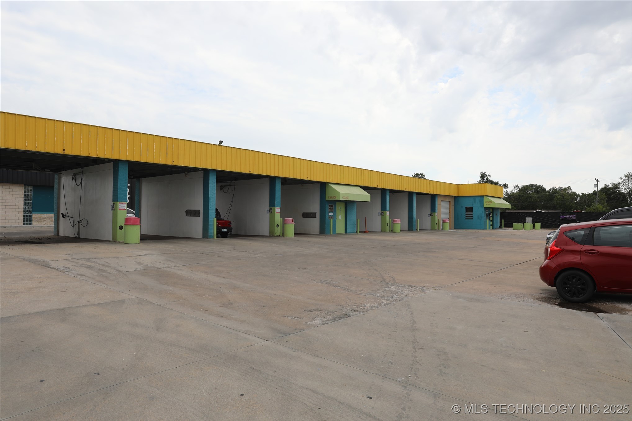 10150 E 11th Street Property Photo 2