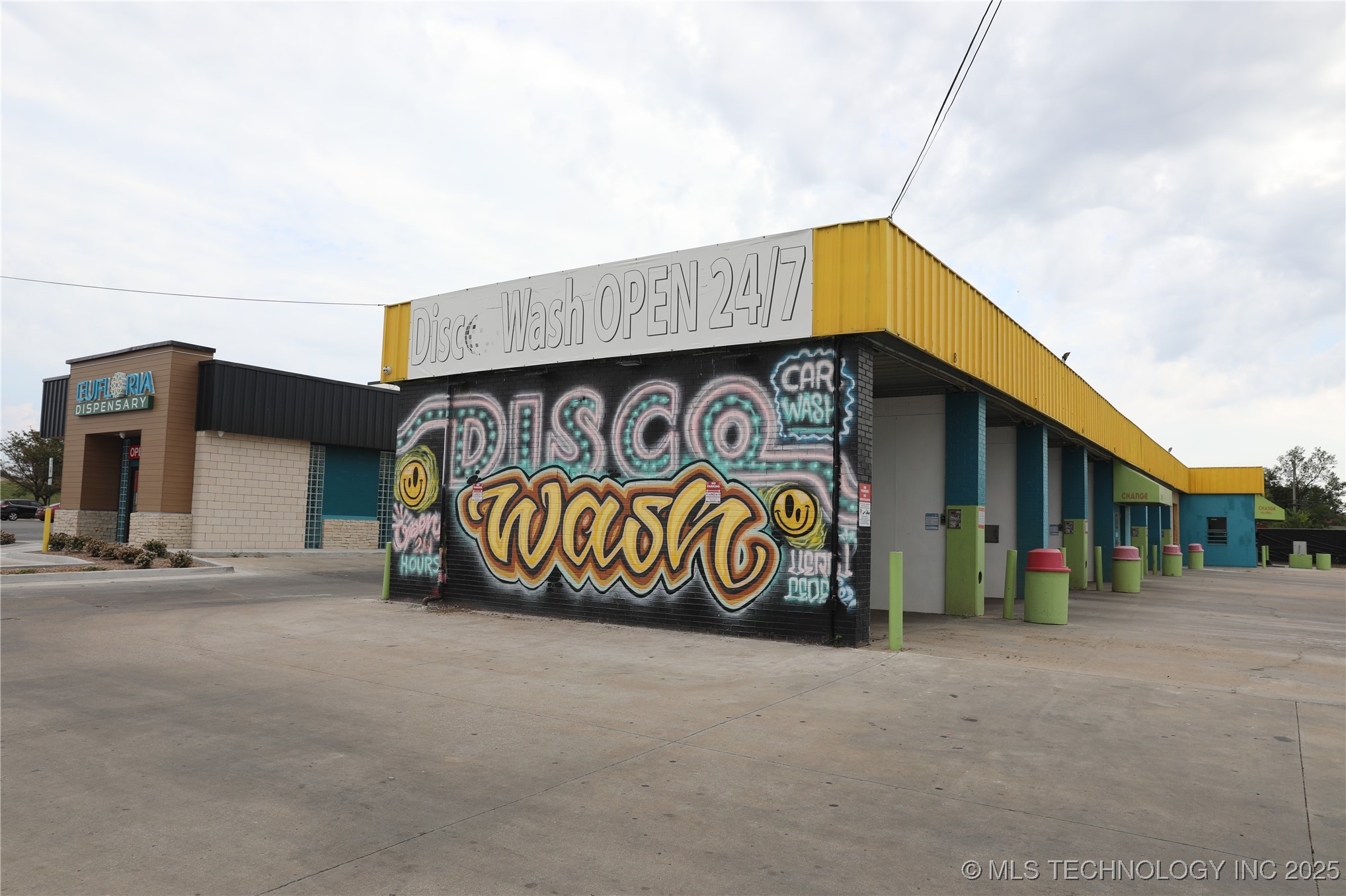 10150 E 11th Street Property Photo 3