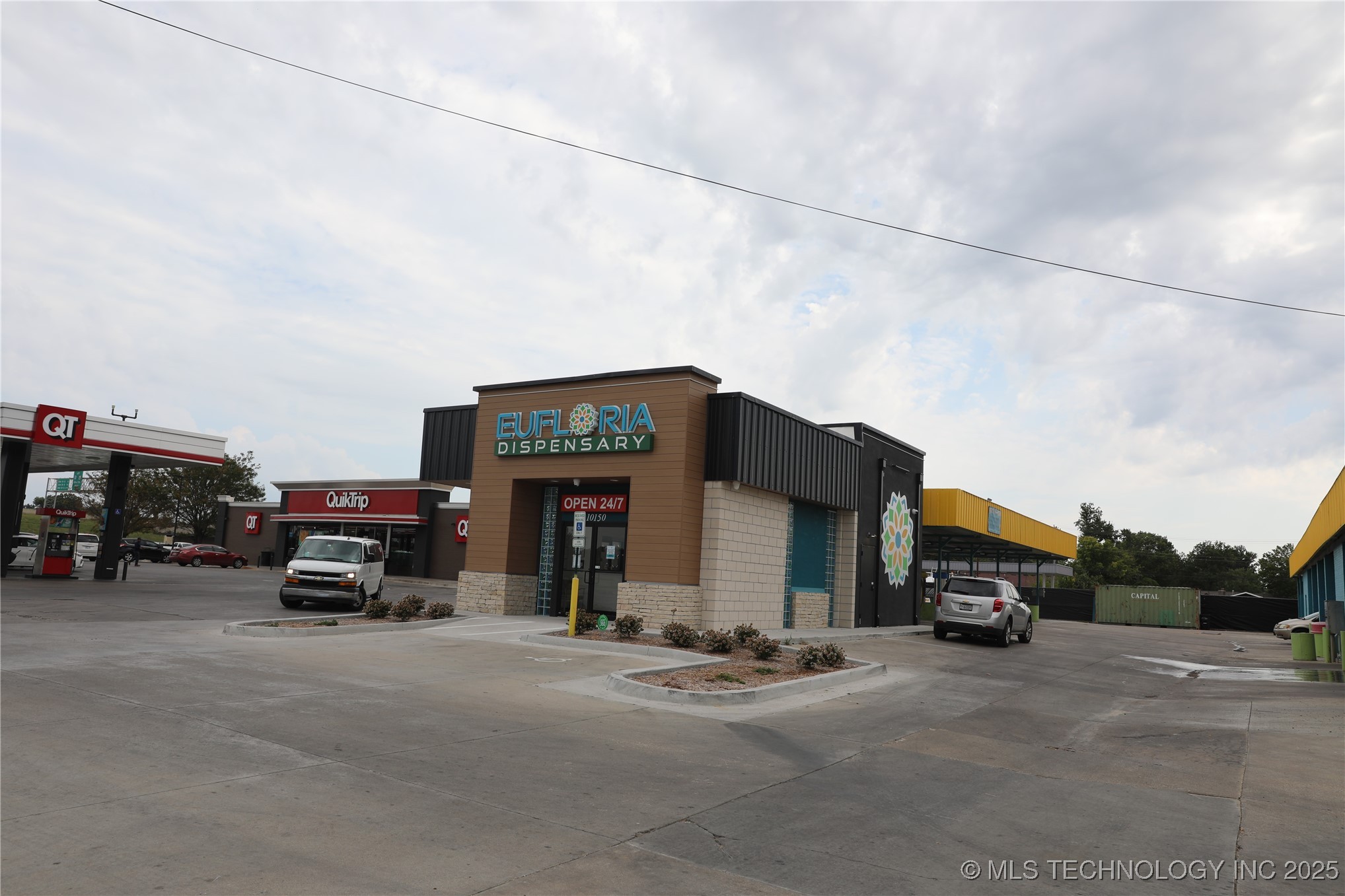 10150 E 11th Street Property Photo 4