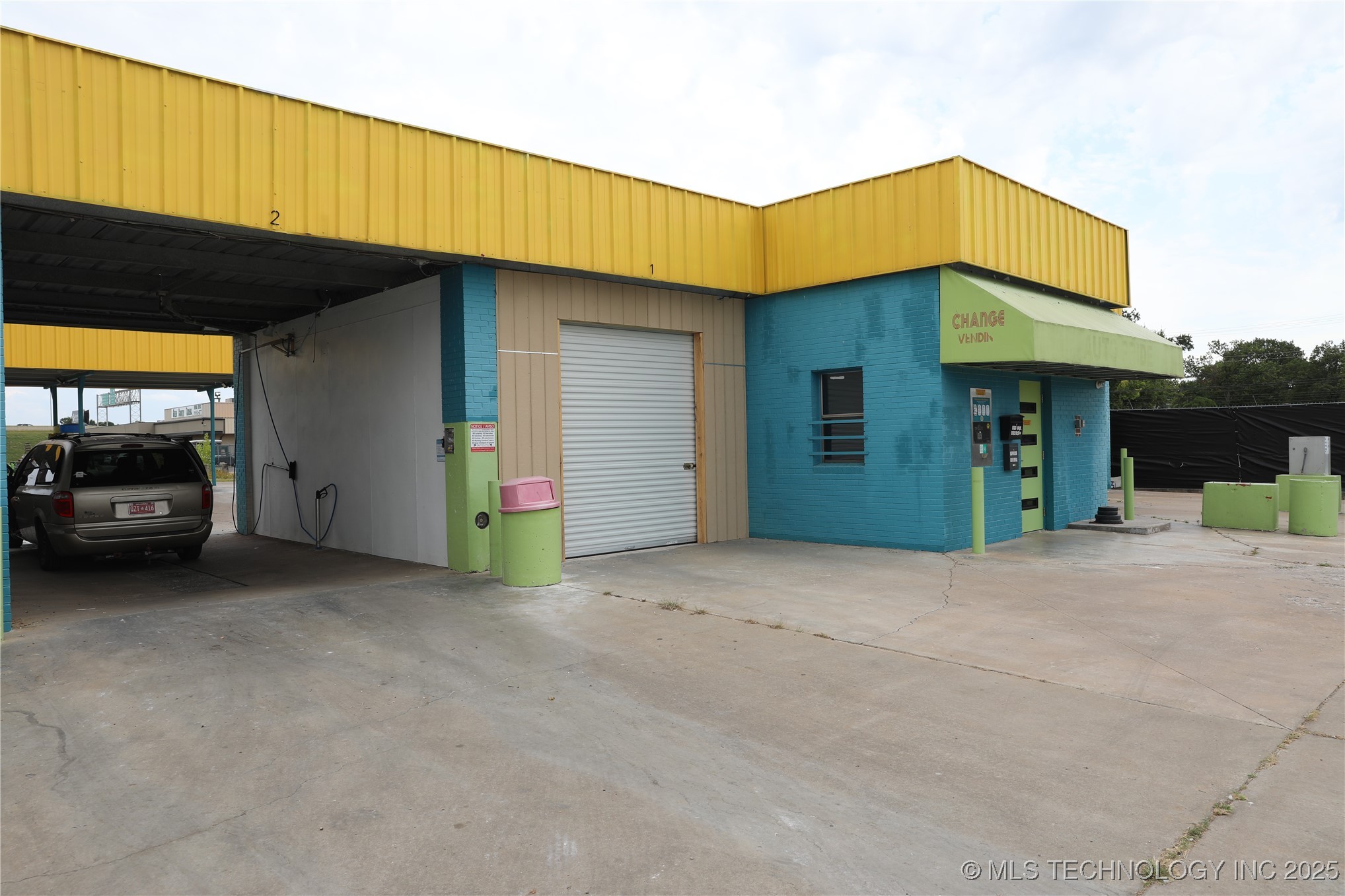 10150 E 11th Street Property Photo 9