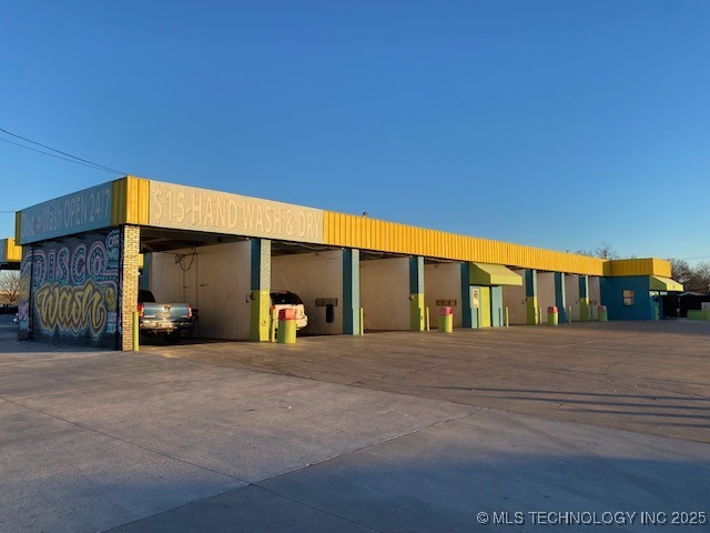 10150 E 11th Street Property Photo 13