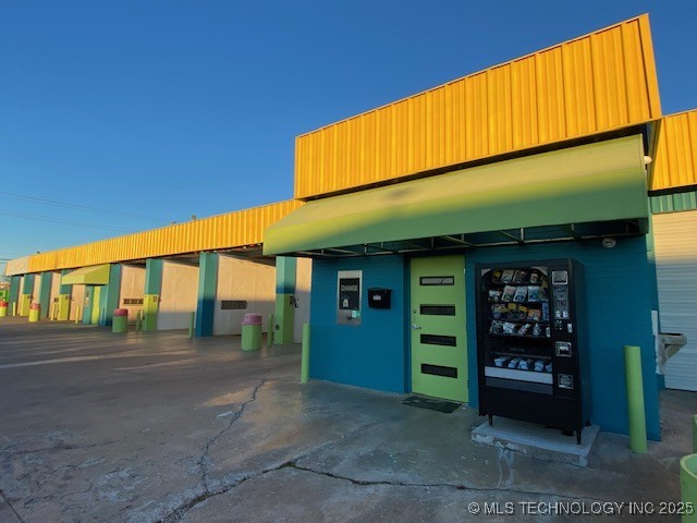 10150 E 11th Street Property Photo 14