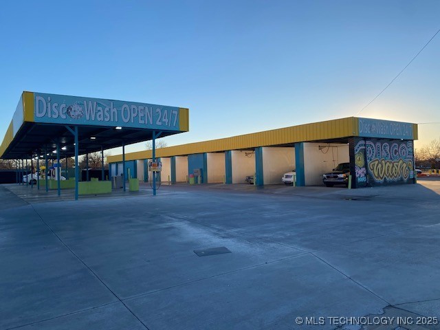 10150 E 11th Street Property Photo 16