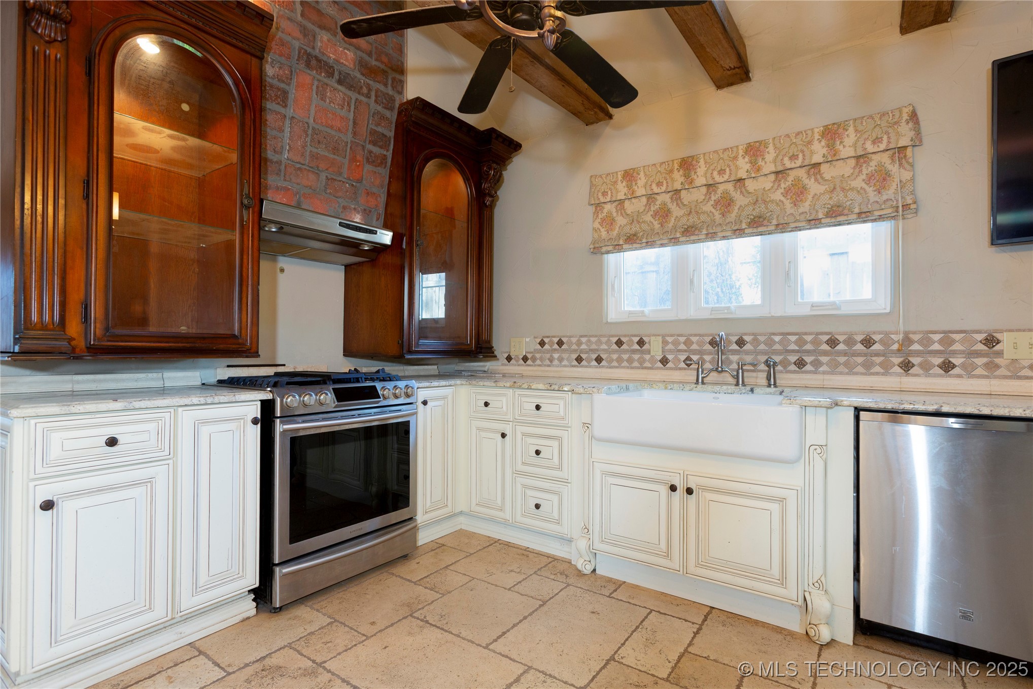 602 E Comanche Street Property Photo 4