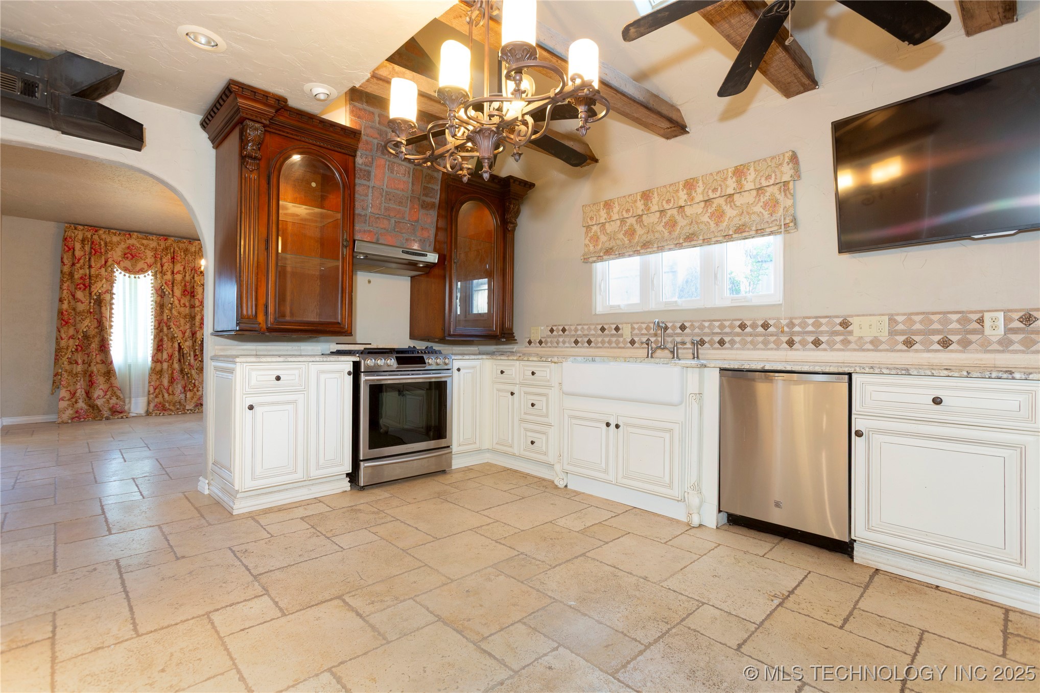 602 E Comanche Street Property Photo 5