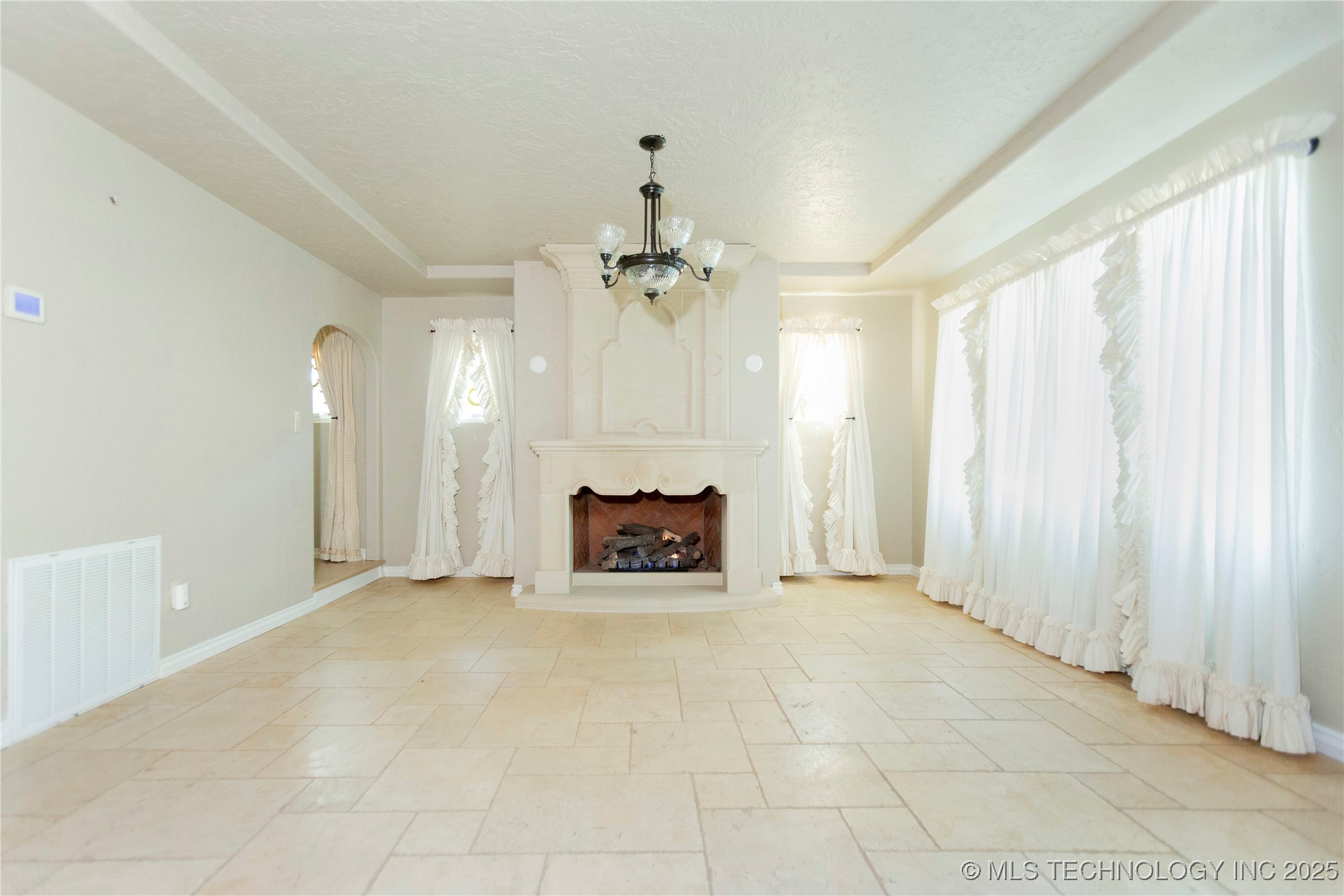 602 E Comanche Street Property Photo 7