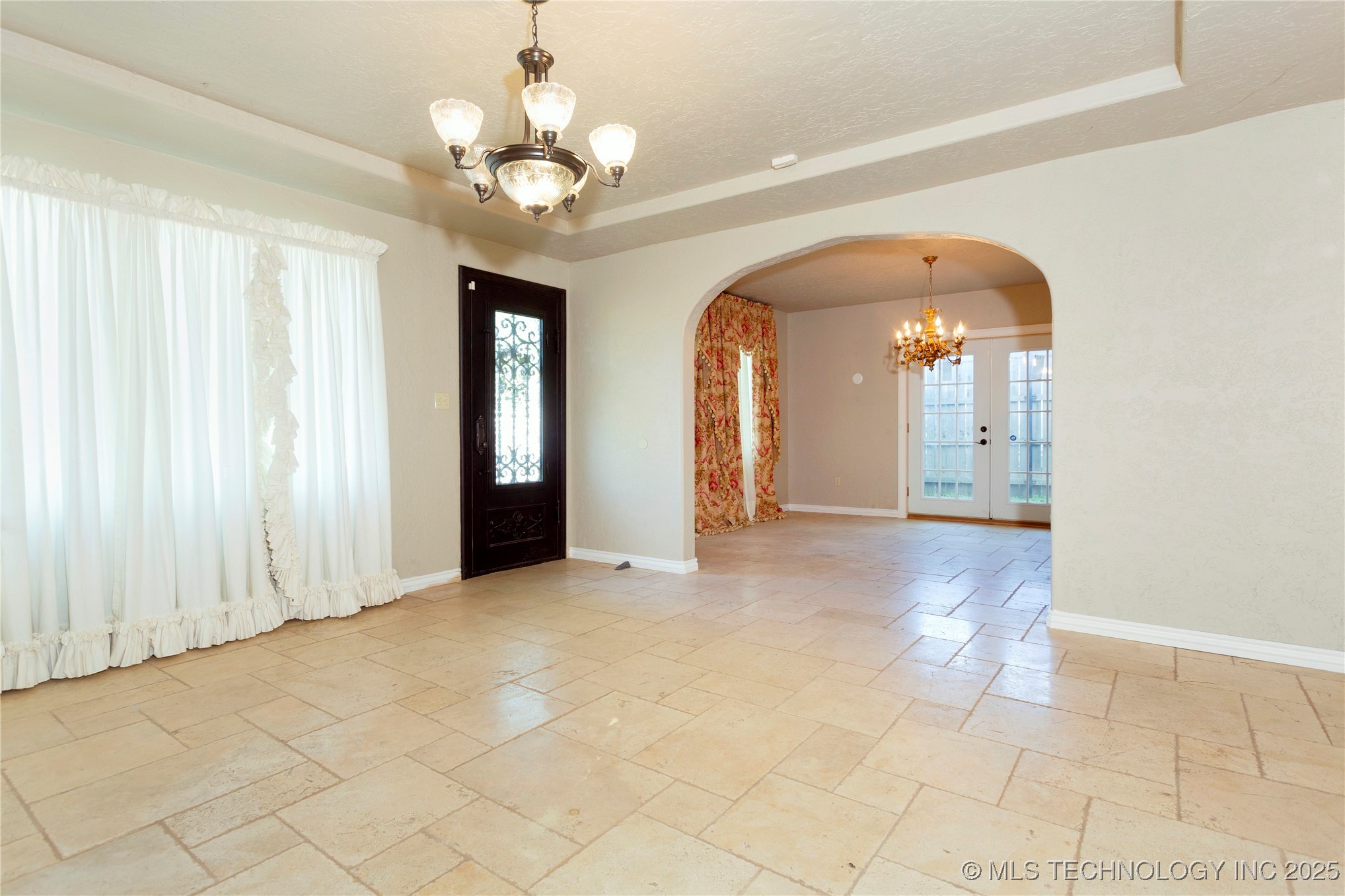 602 E Comanche Street Property Photo 9