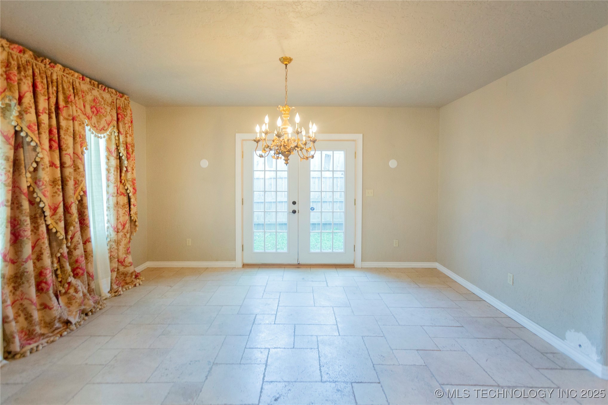 602 E Comanche Street Property Photo 10