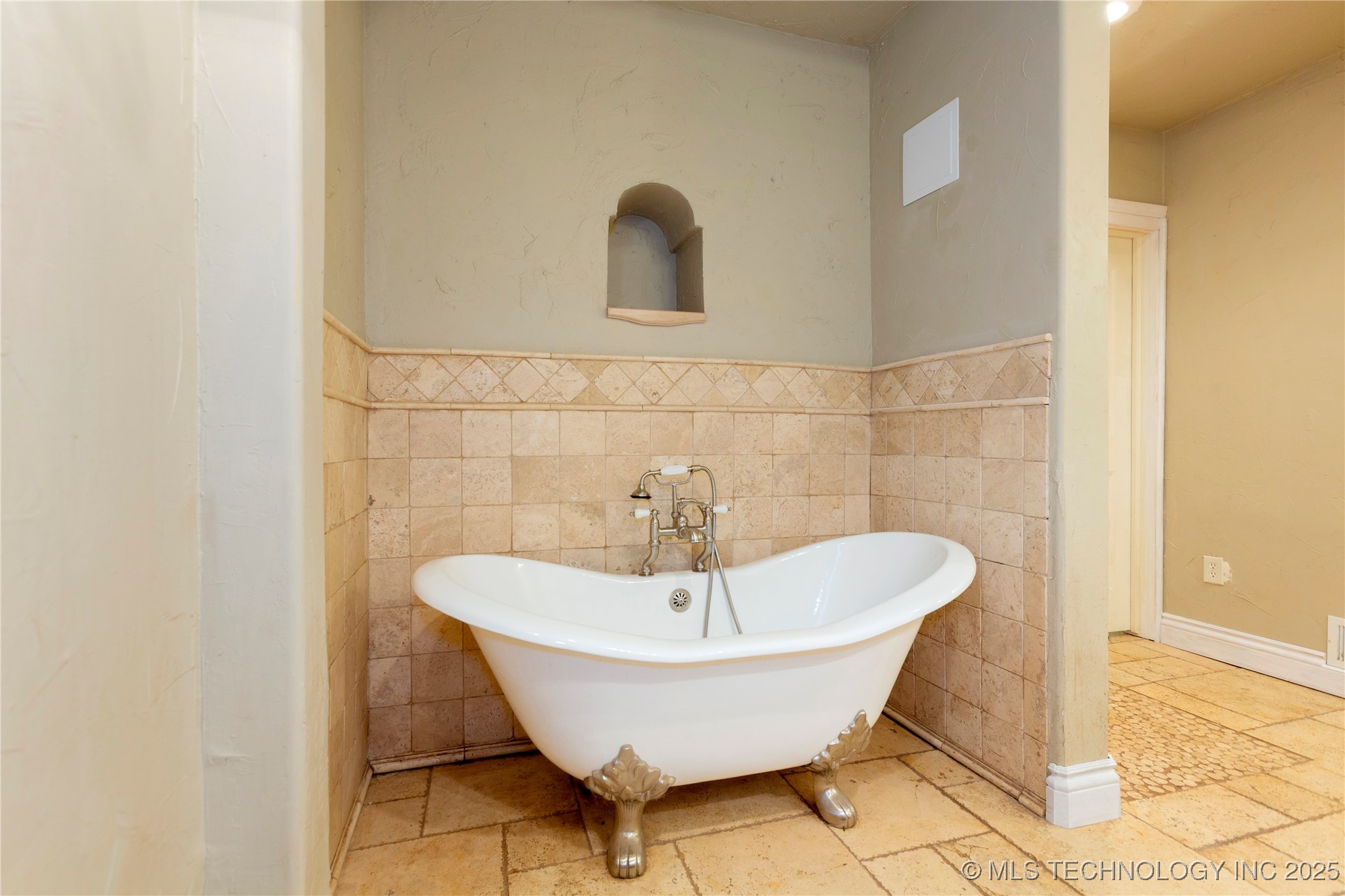 602 E Comanche Street Property Photo 16