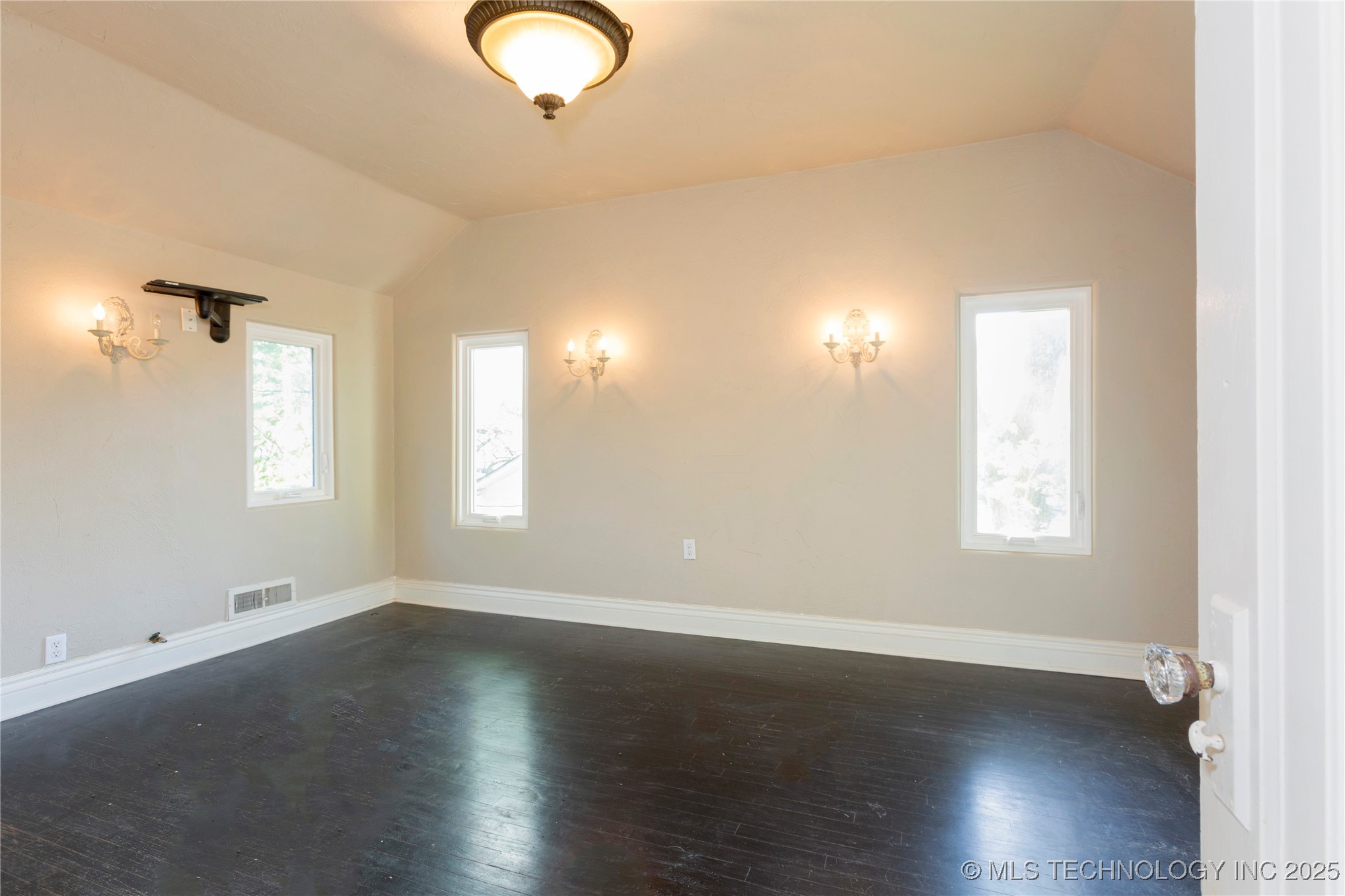 602 E Comanche Street Property Photo 20