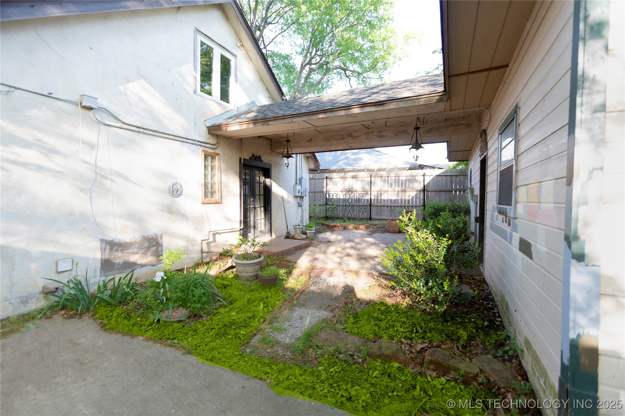 602 E Comanche Street Property Photo 32