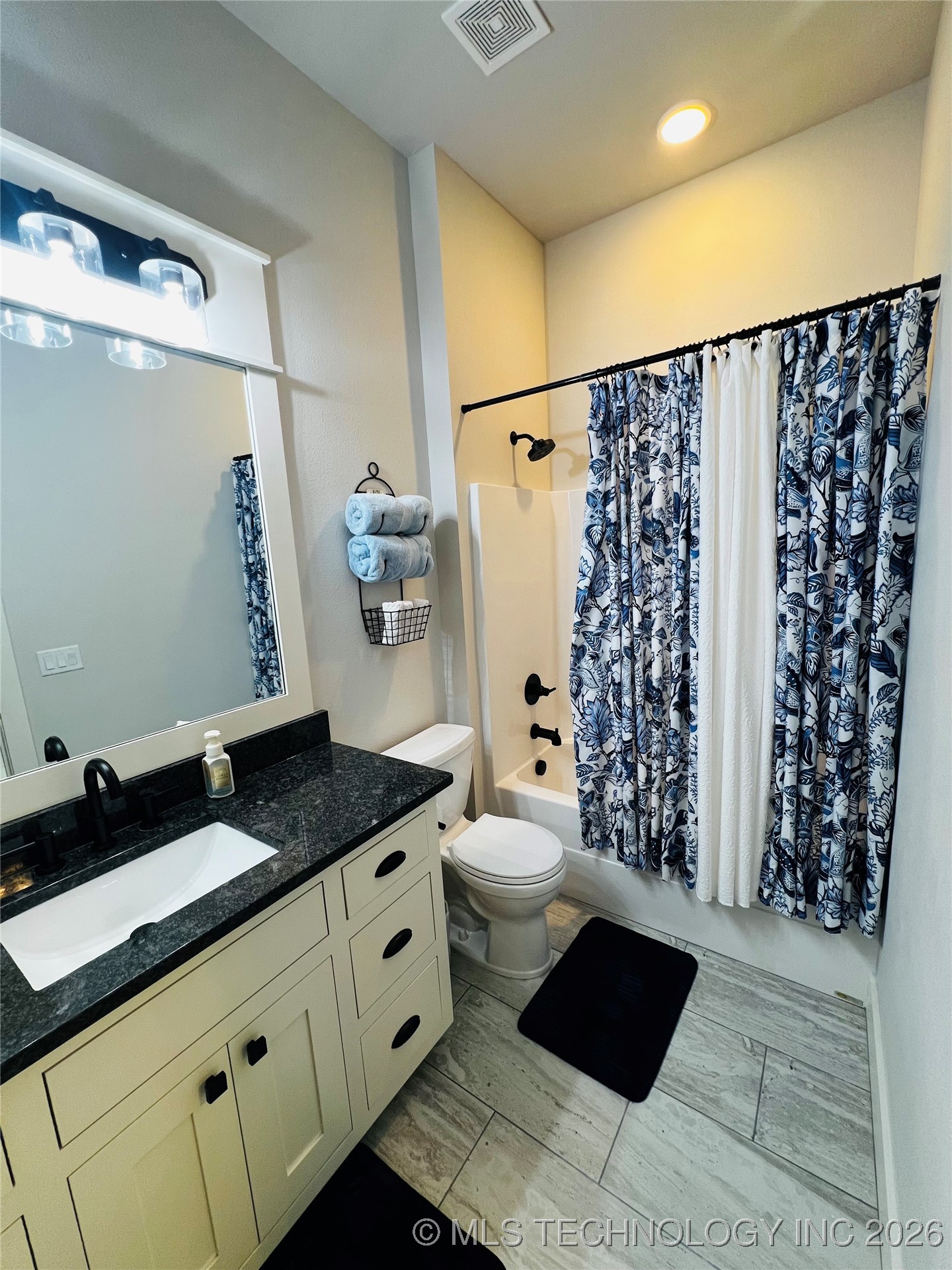 3611 N Country Club Circle Property Photo 7