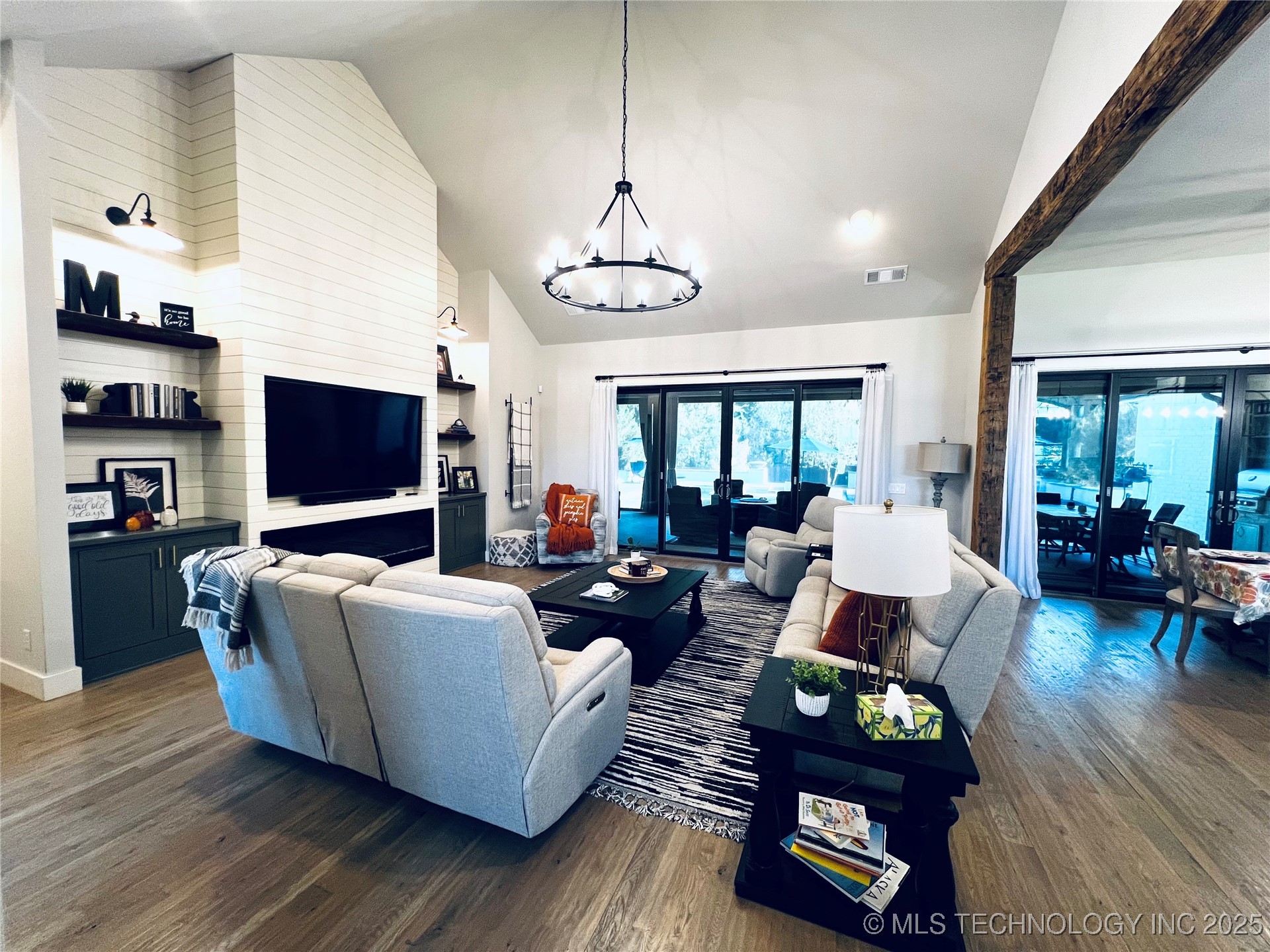 3611 N Country Club Circle Property Photo 25