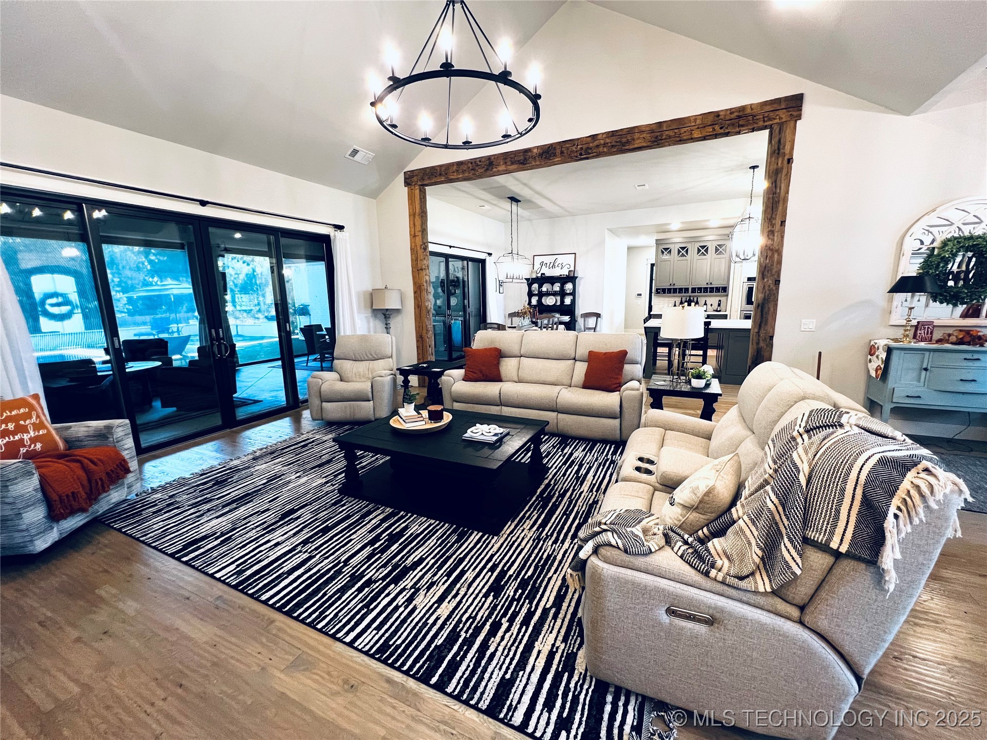 3611 N Country Club Circle Property Photo 27