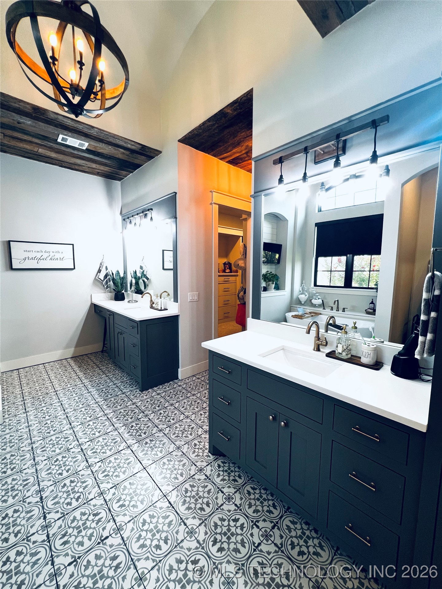 3611 N Country Club Circle Property Photo 33