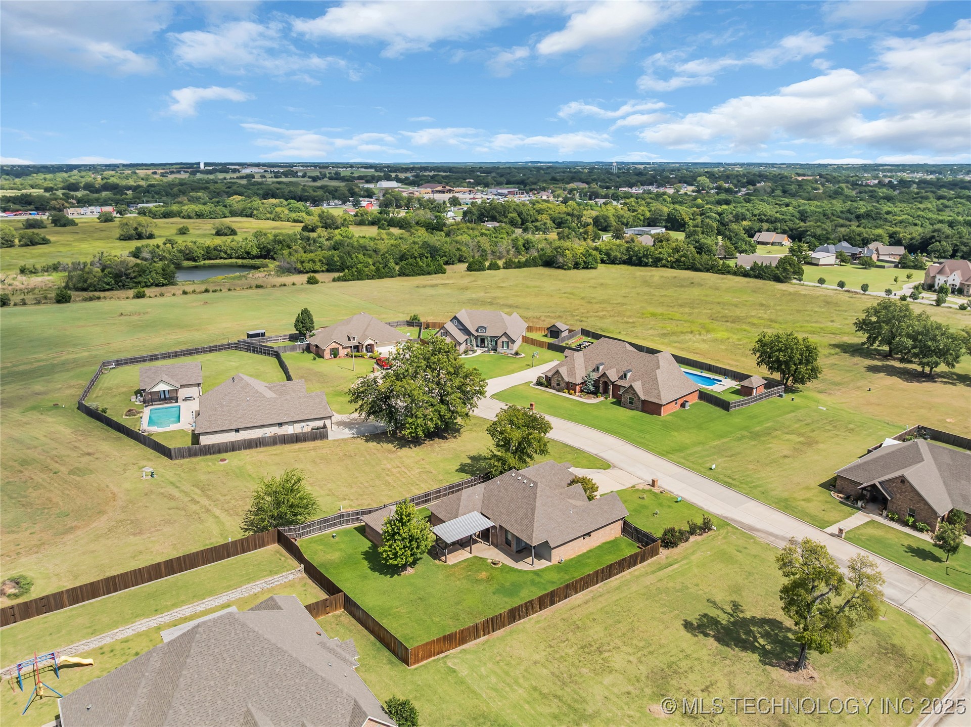 402 Birdseye Property Photo 34