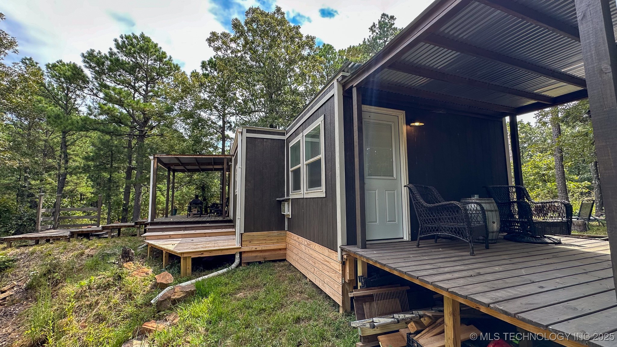 2 True Grit Trail Property Photo 12