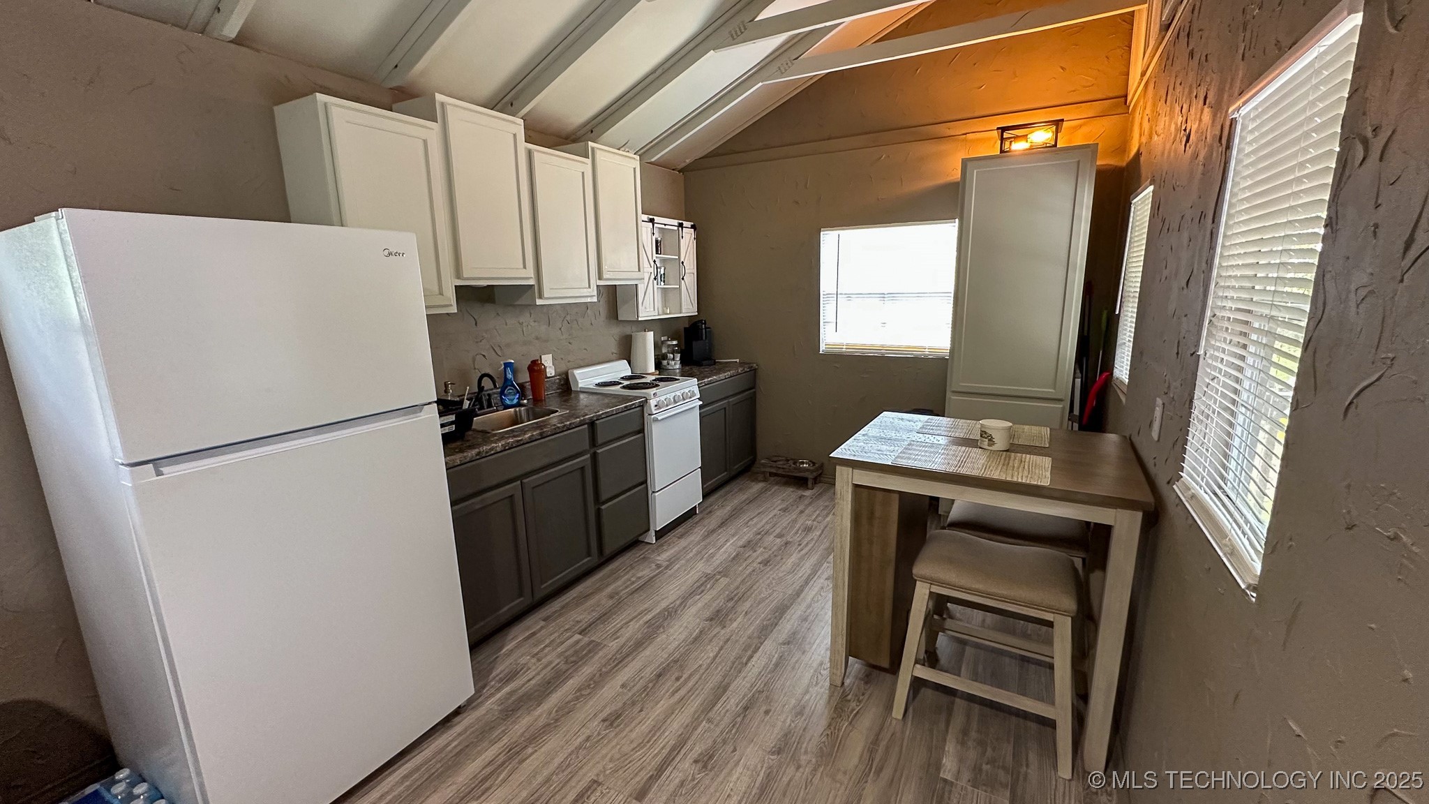 2 True Grit Trail Property Photo 17