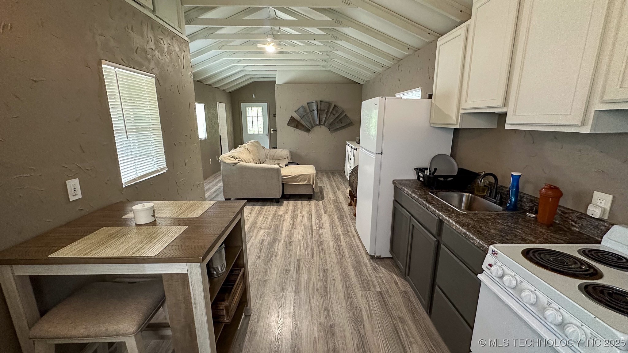 2 True Grit Trail Property Photo 20