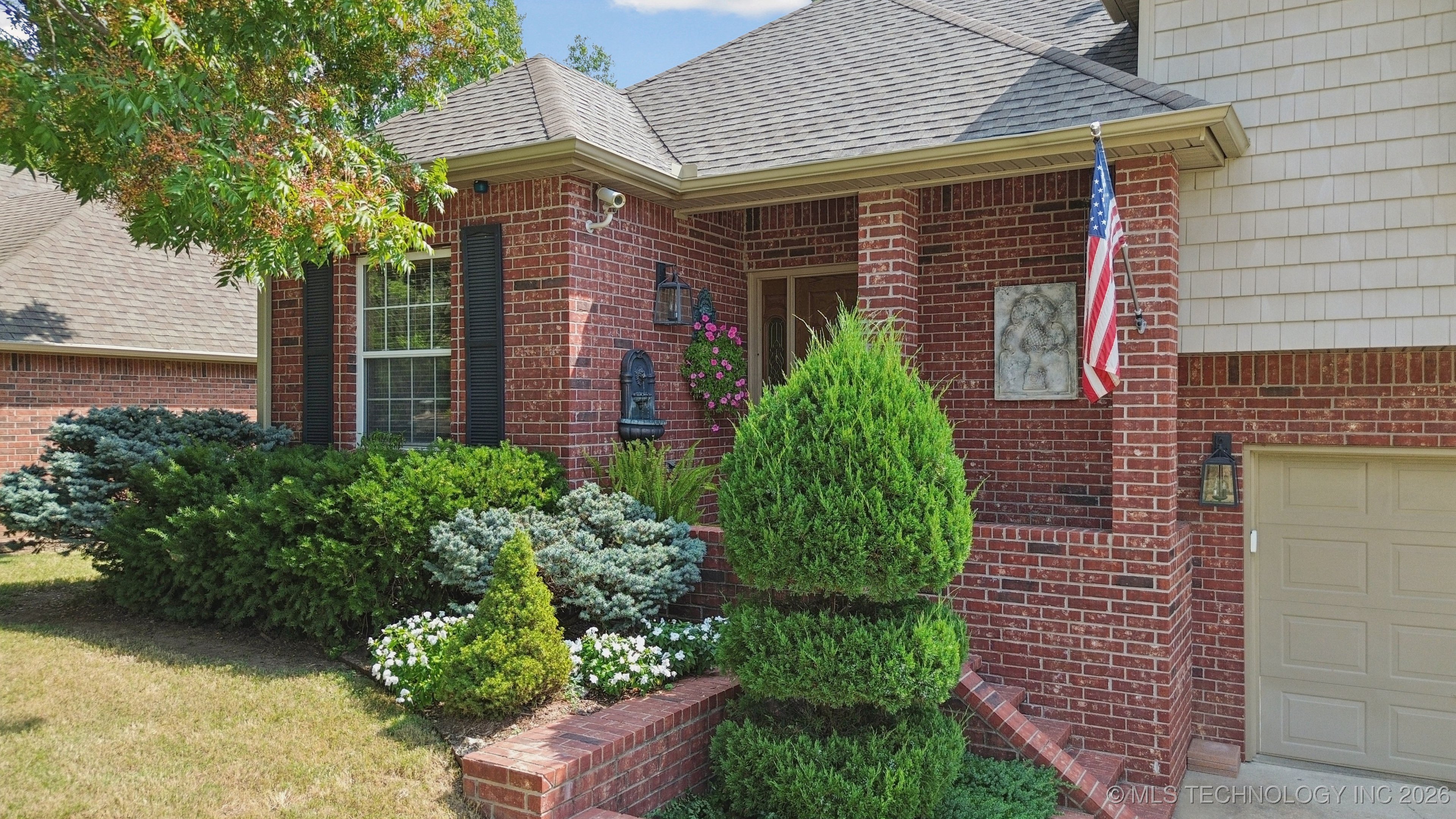 889 Ivy Lane Property Photo 4