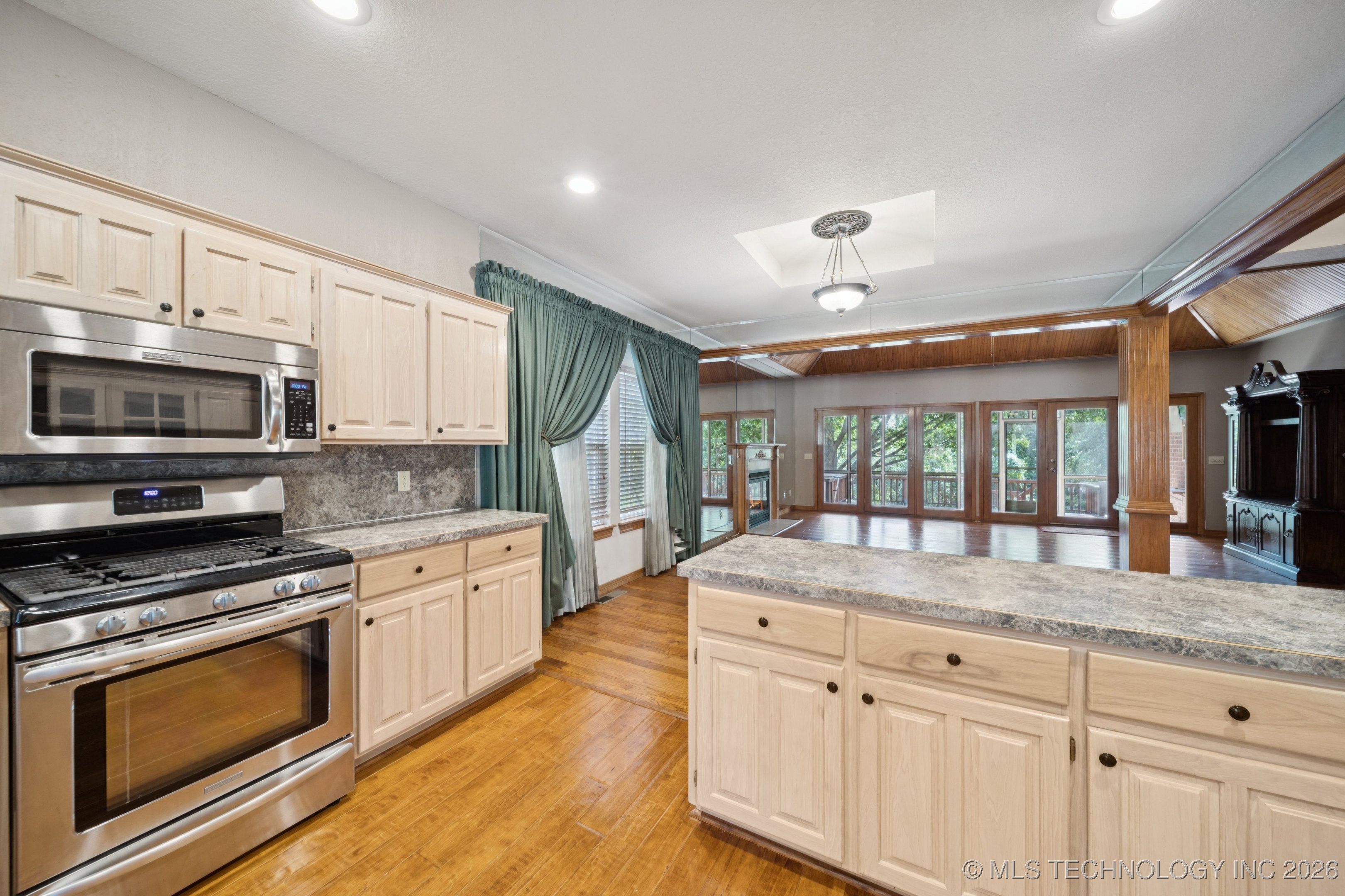 889 Ivy Lane Property Photo 17