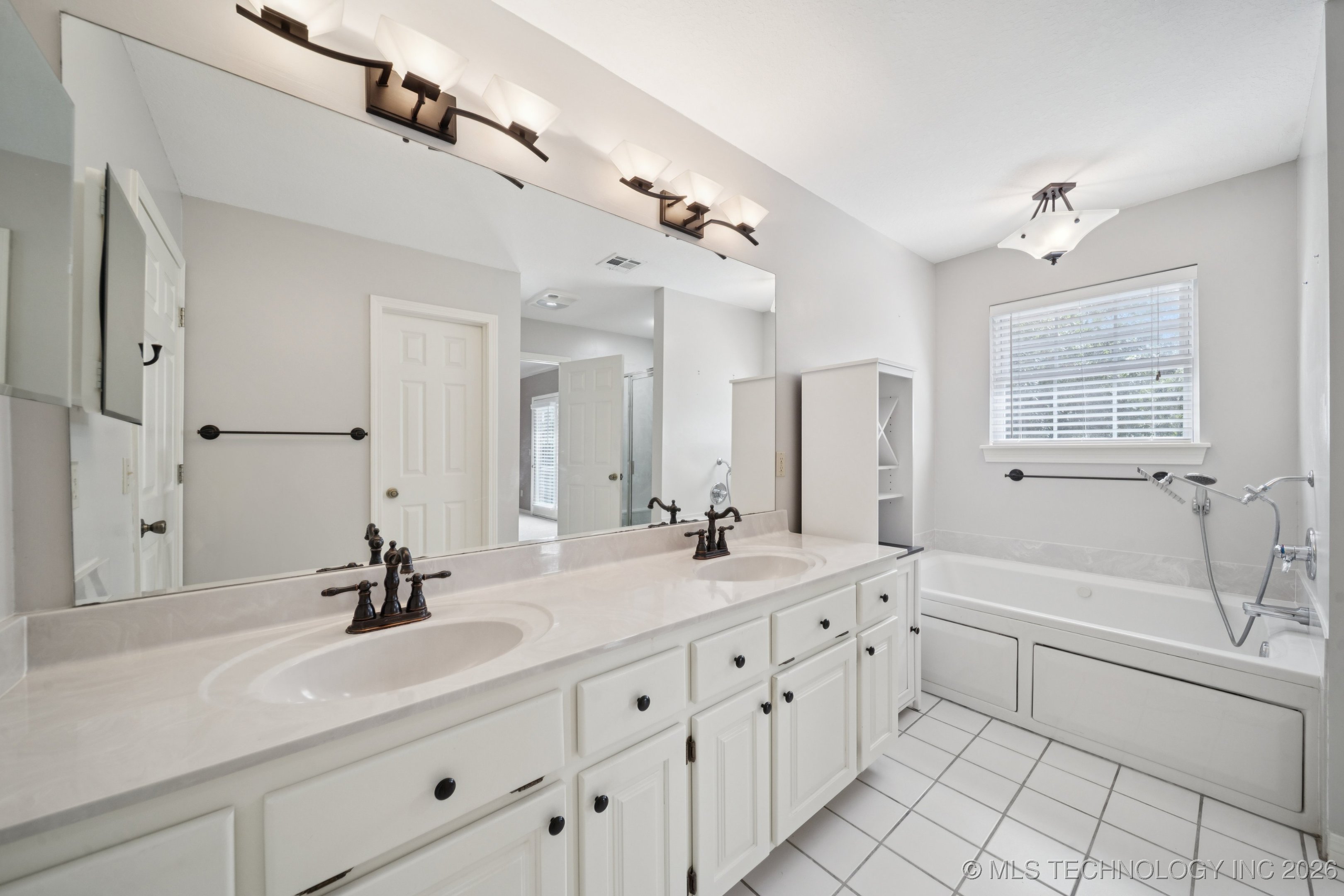 889 Ivy Lane Property Photo 22