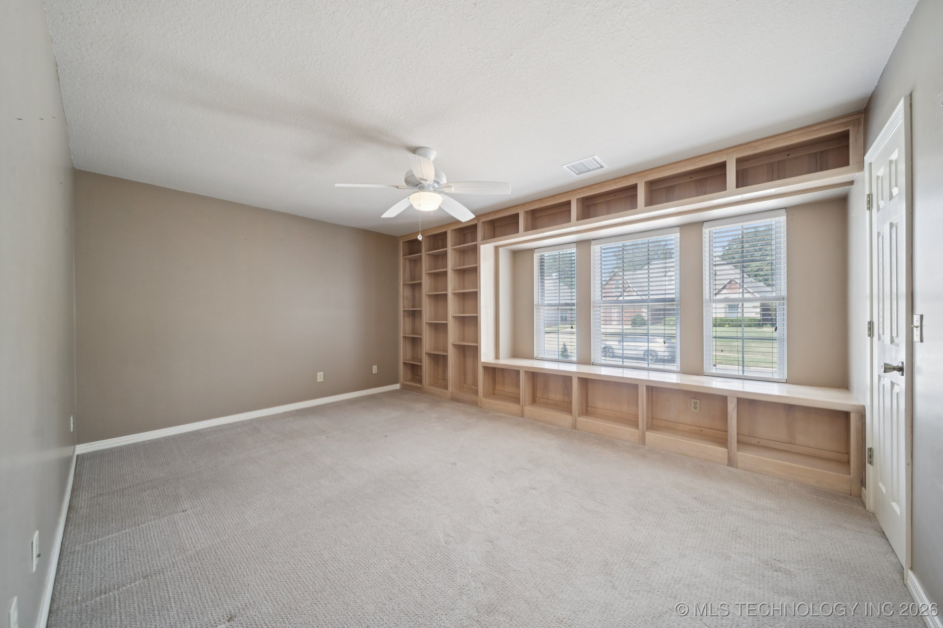 889 Ivy Lane Property Photo 30