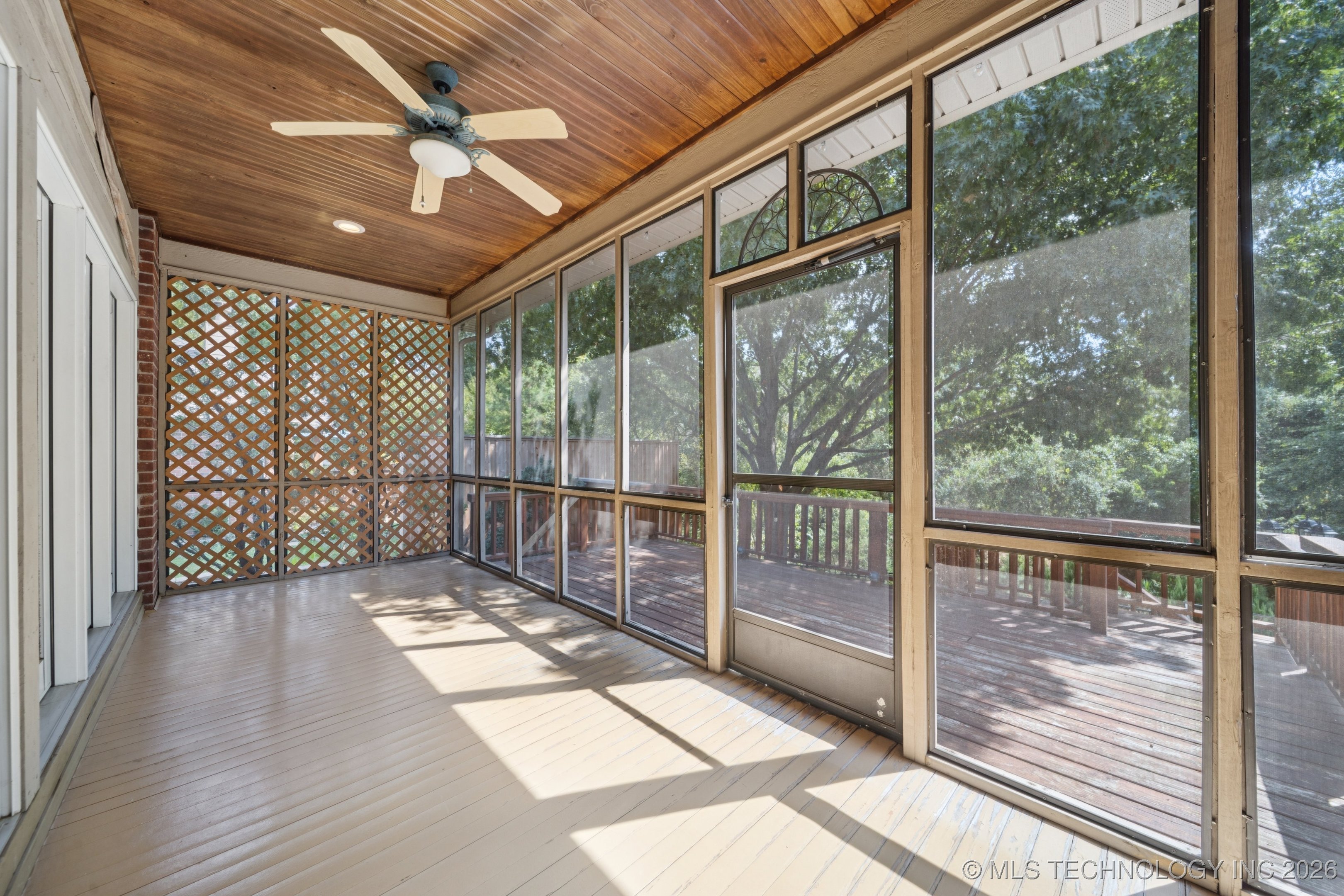 889 Ivy Lane Property Photo 36