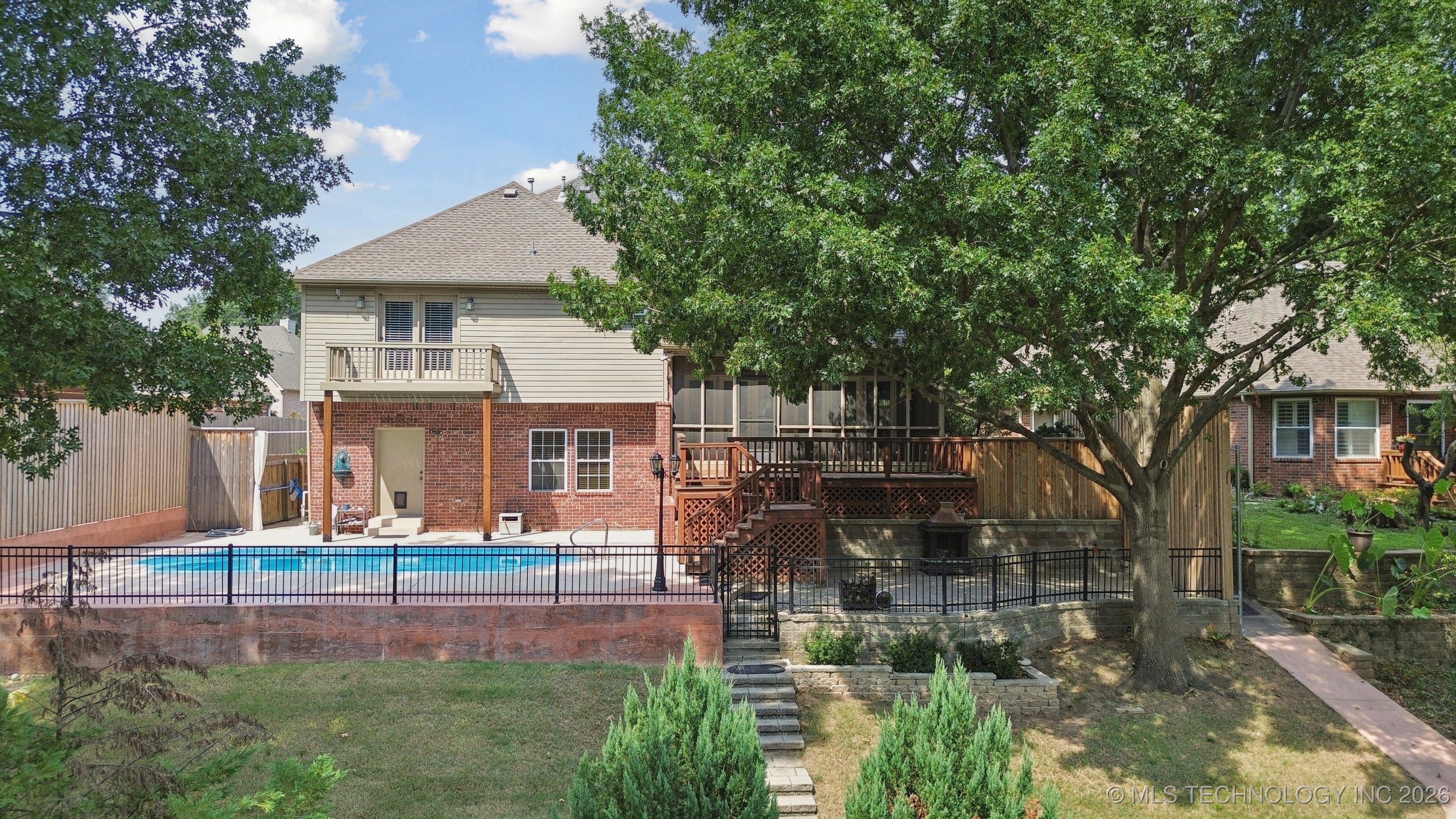 889 Ivy Lane Property Photo 38