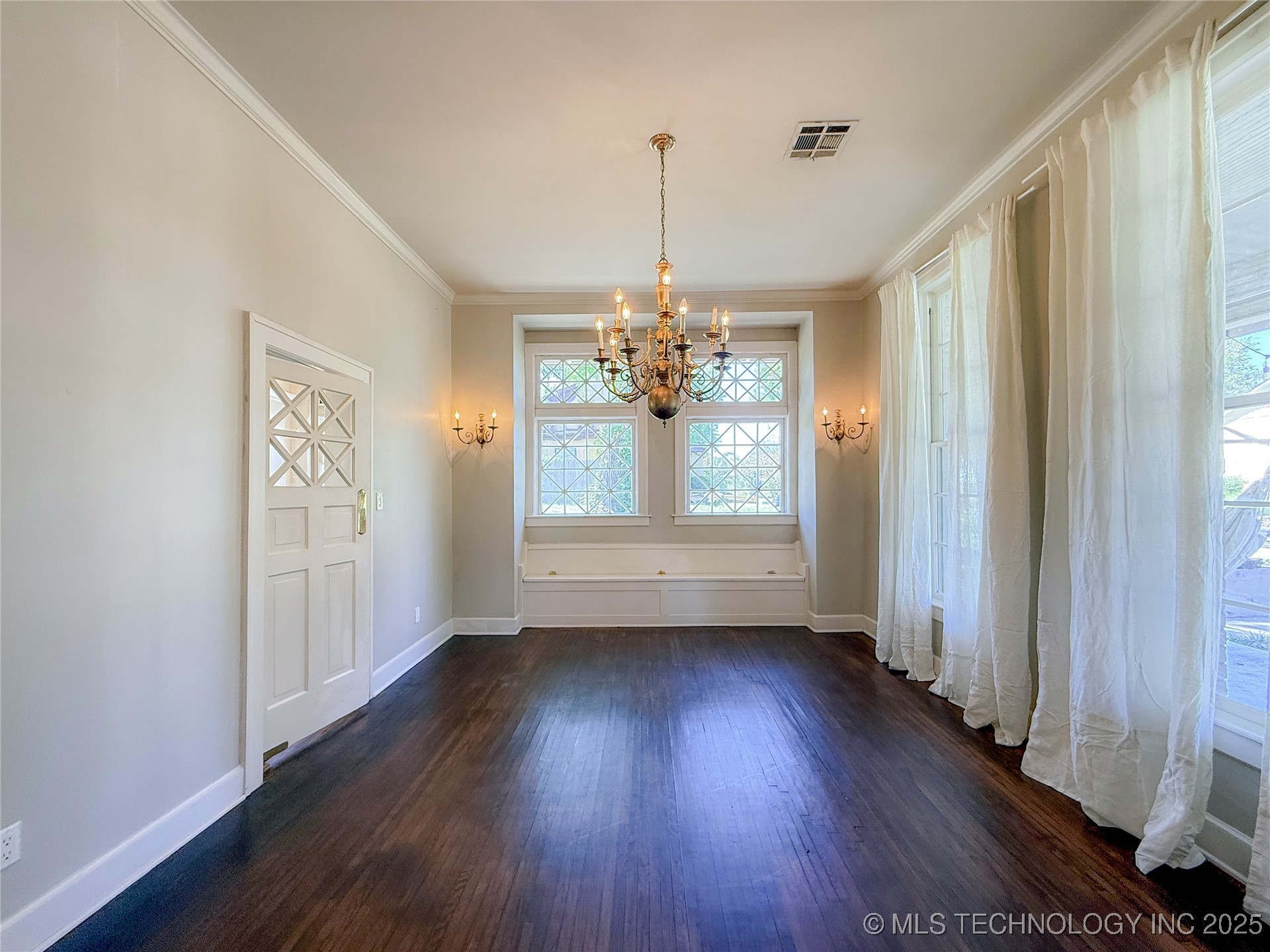 115 W 18th Street Property Photo 3