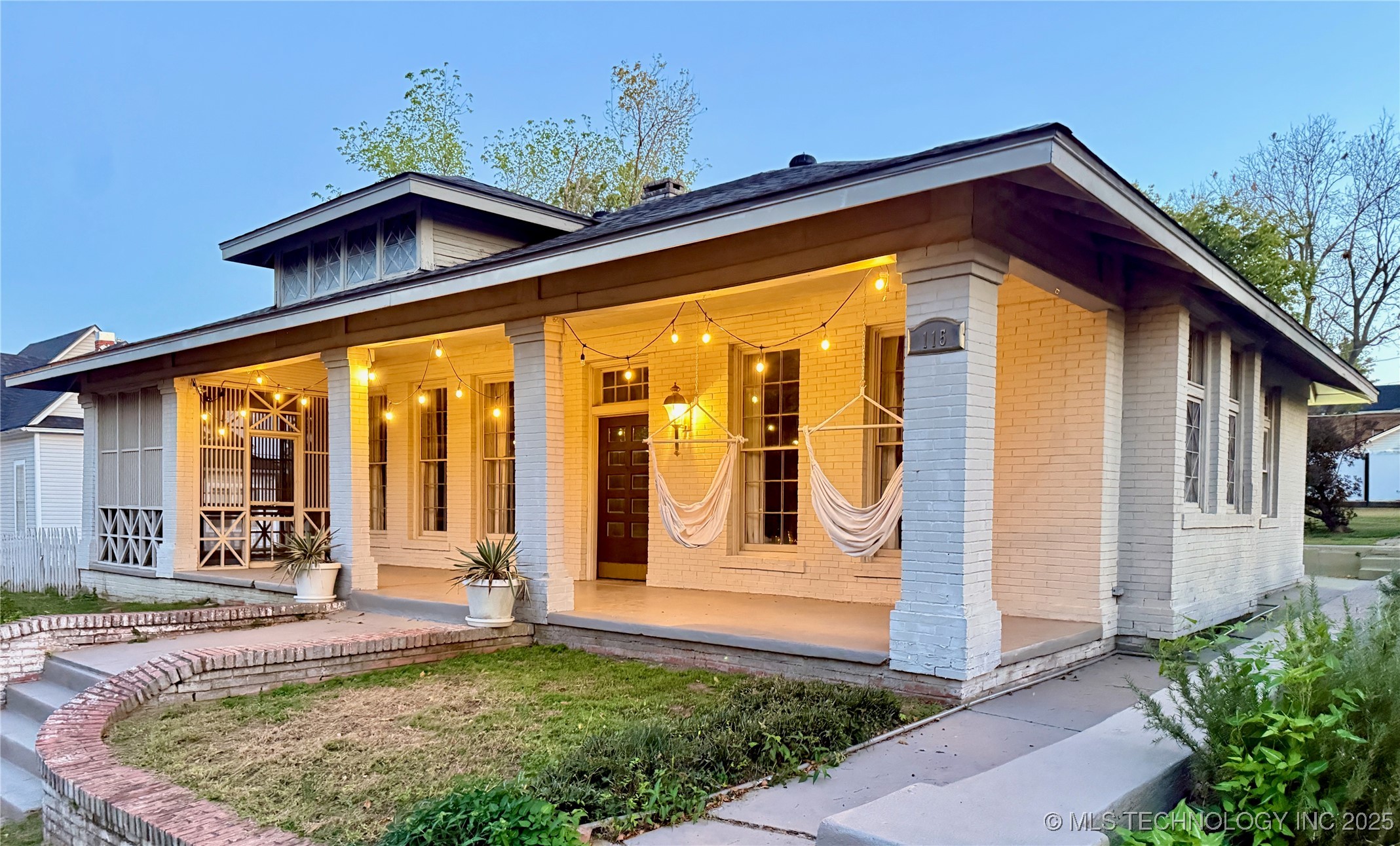 115 W 18th Street Property Photo 6