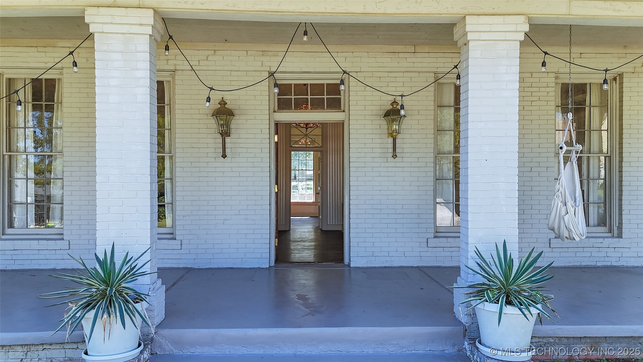 115 W 18th Street Property Photo 8