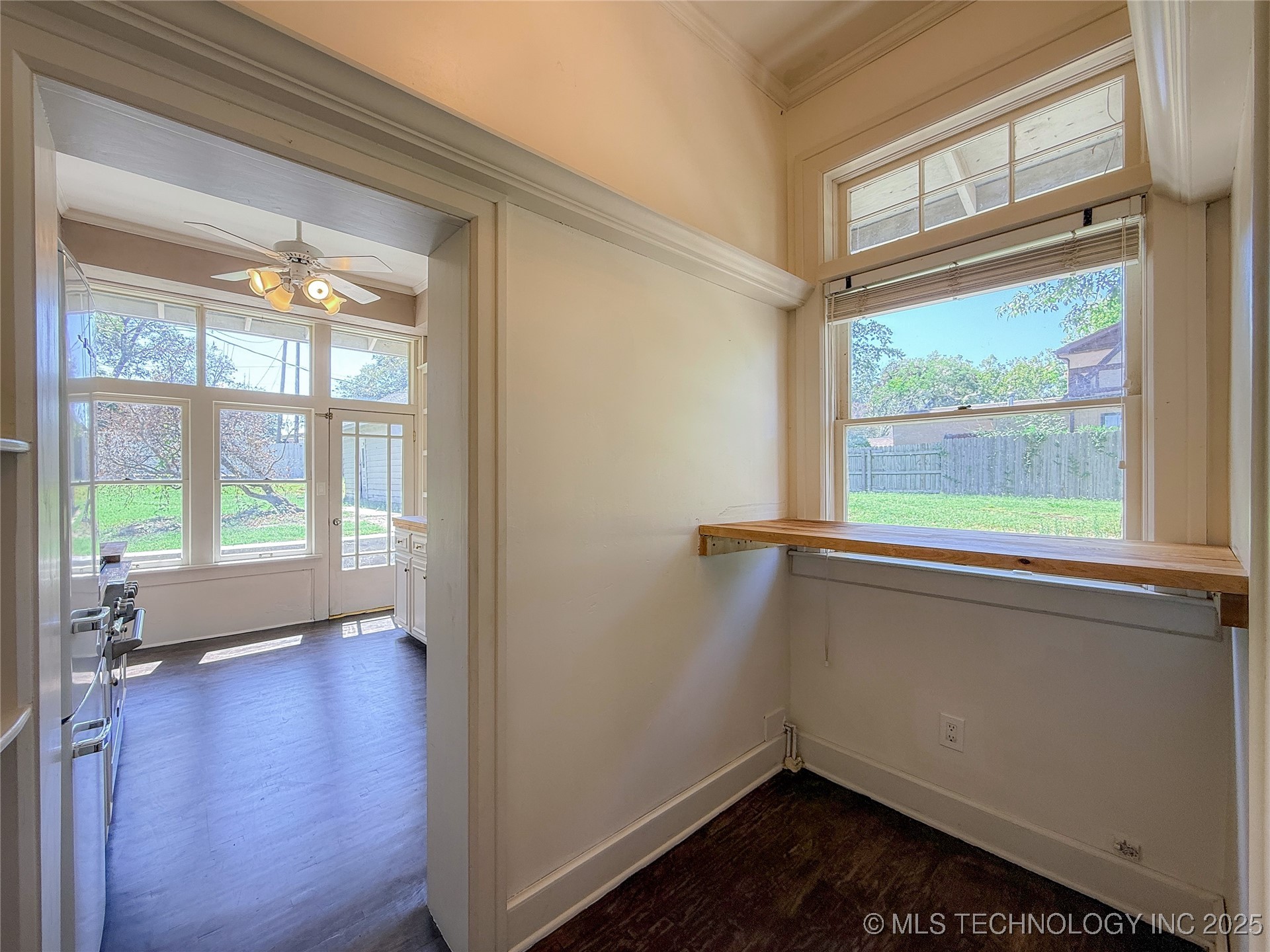 115 W 18th Street Property Photo 14