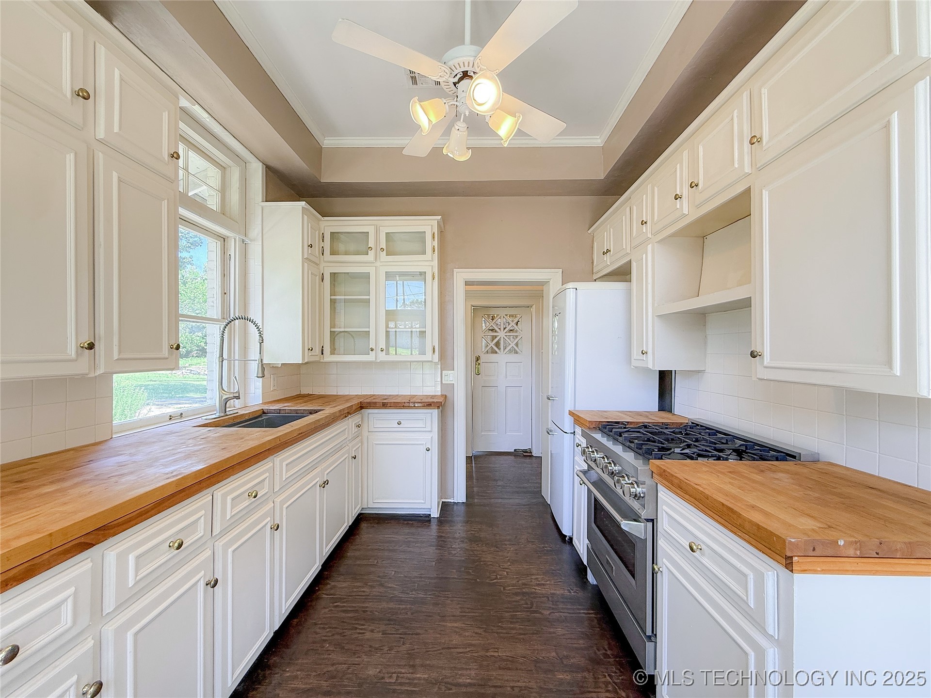 115 W 18th Street Property Photo 20