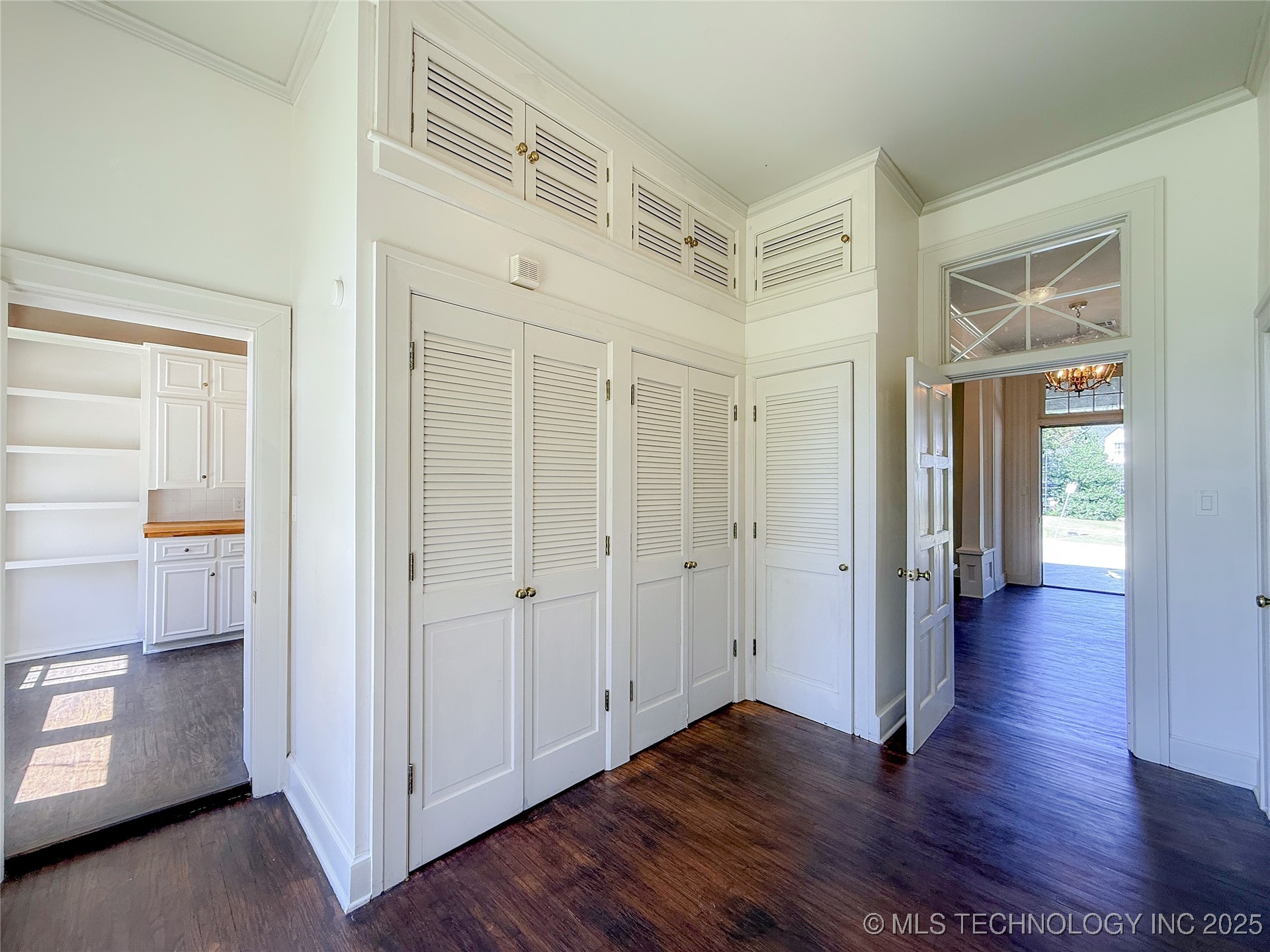 115 W 18th Street Property Photo 24