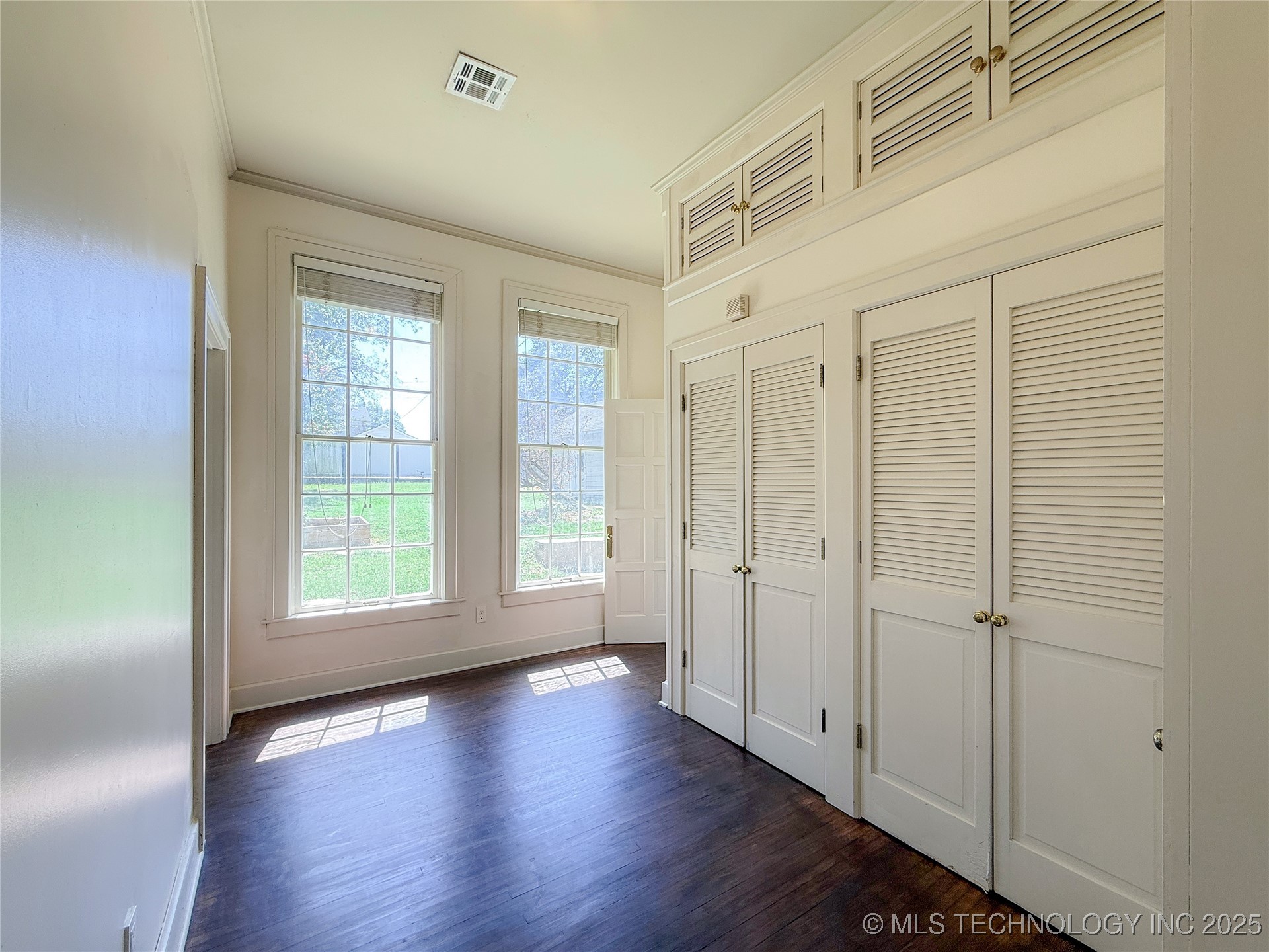 115 W 18th Street Property Photo 25