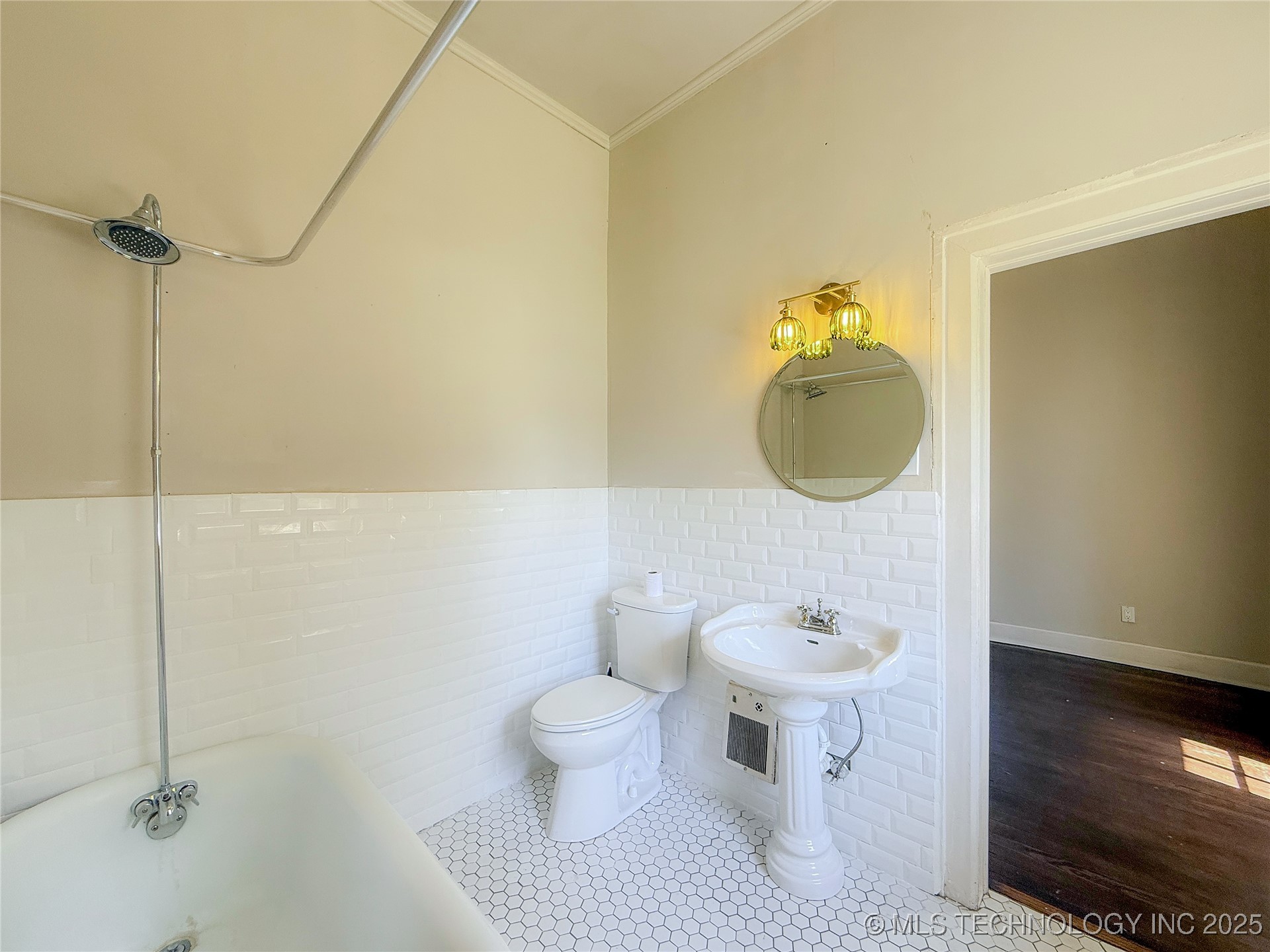 115 W 18th Street Property Photo 26