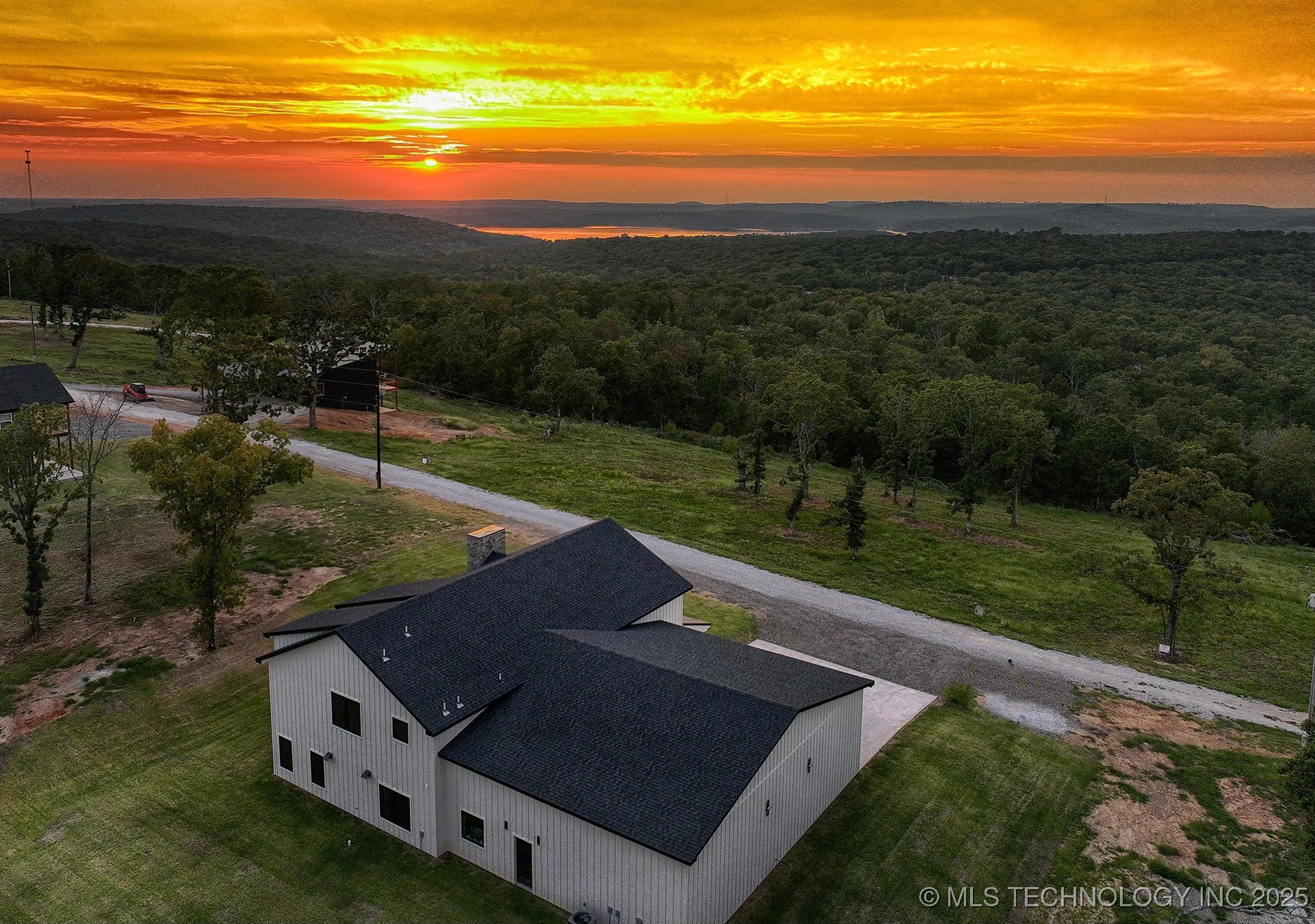 34750 S Falcon Crest Lane Property Photo 2