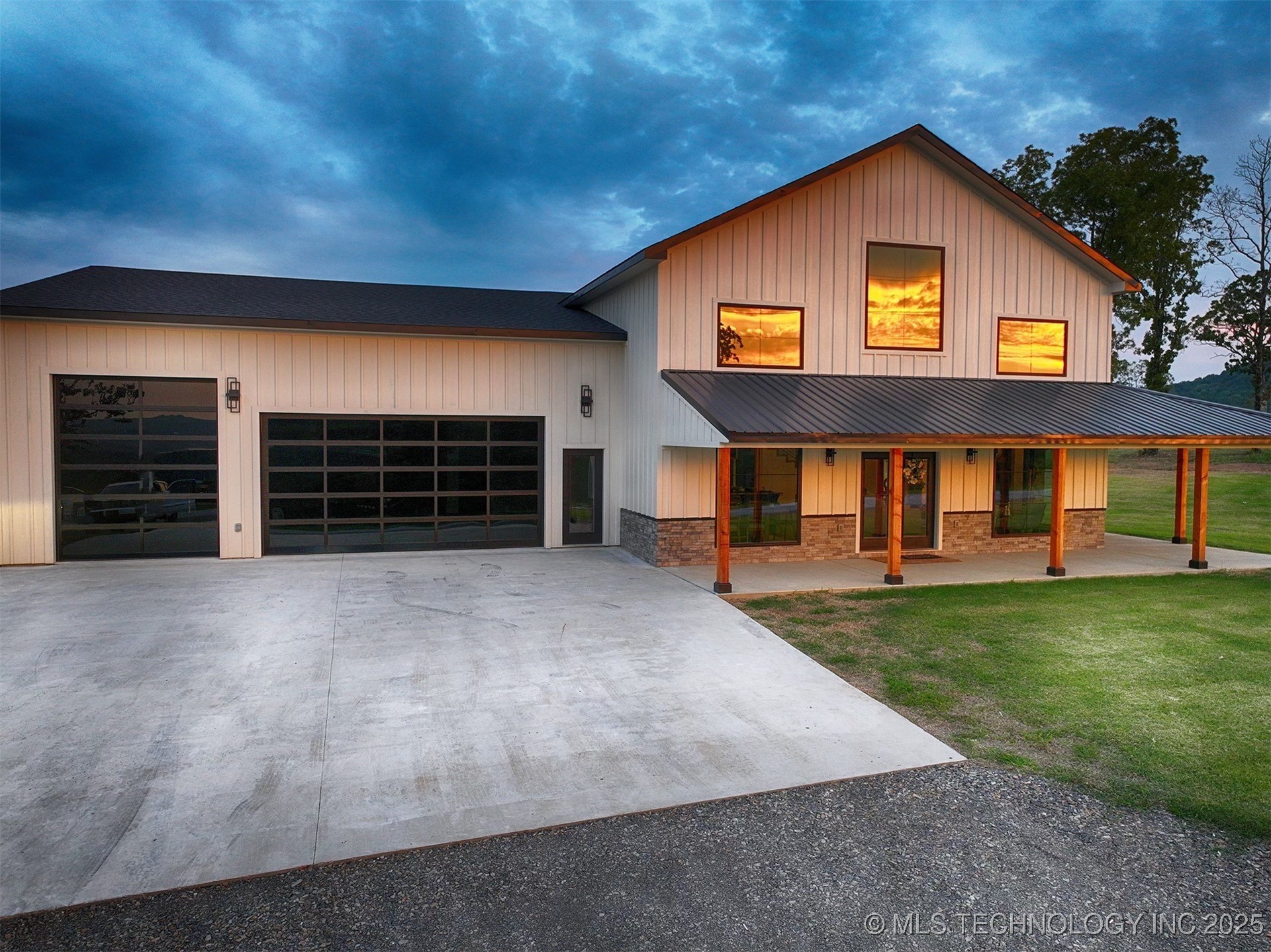 34750 S Falcon Crest Lane Property Photo 3