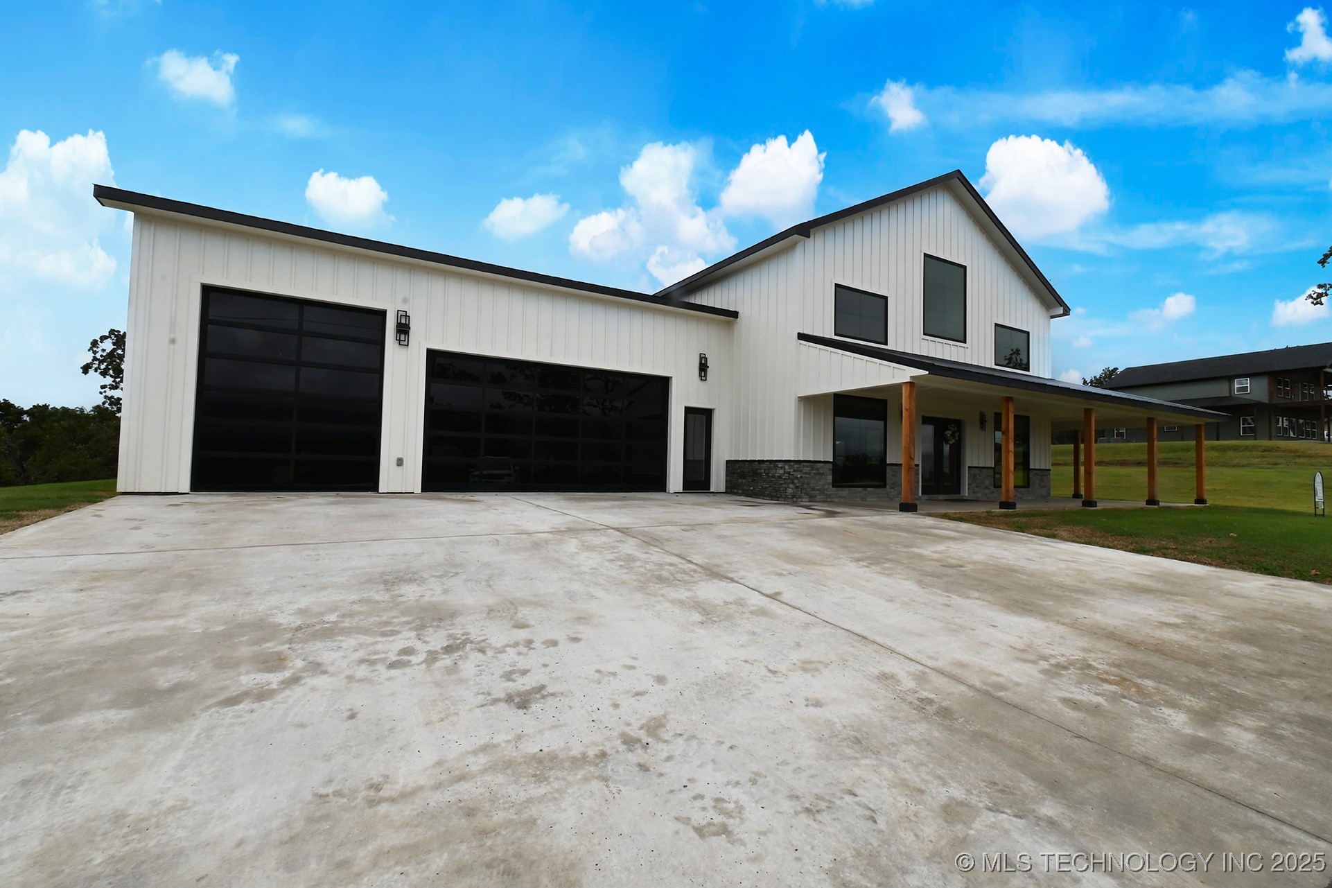 34750 S Falcon Crest Lane Property Photo 4