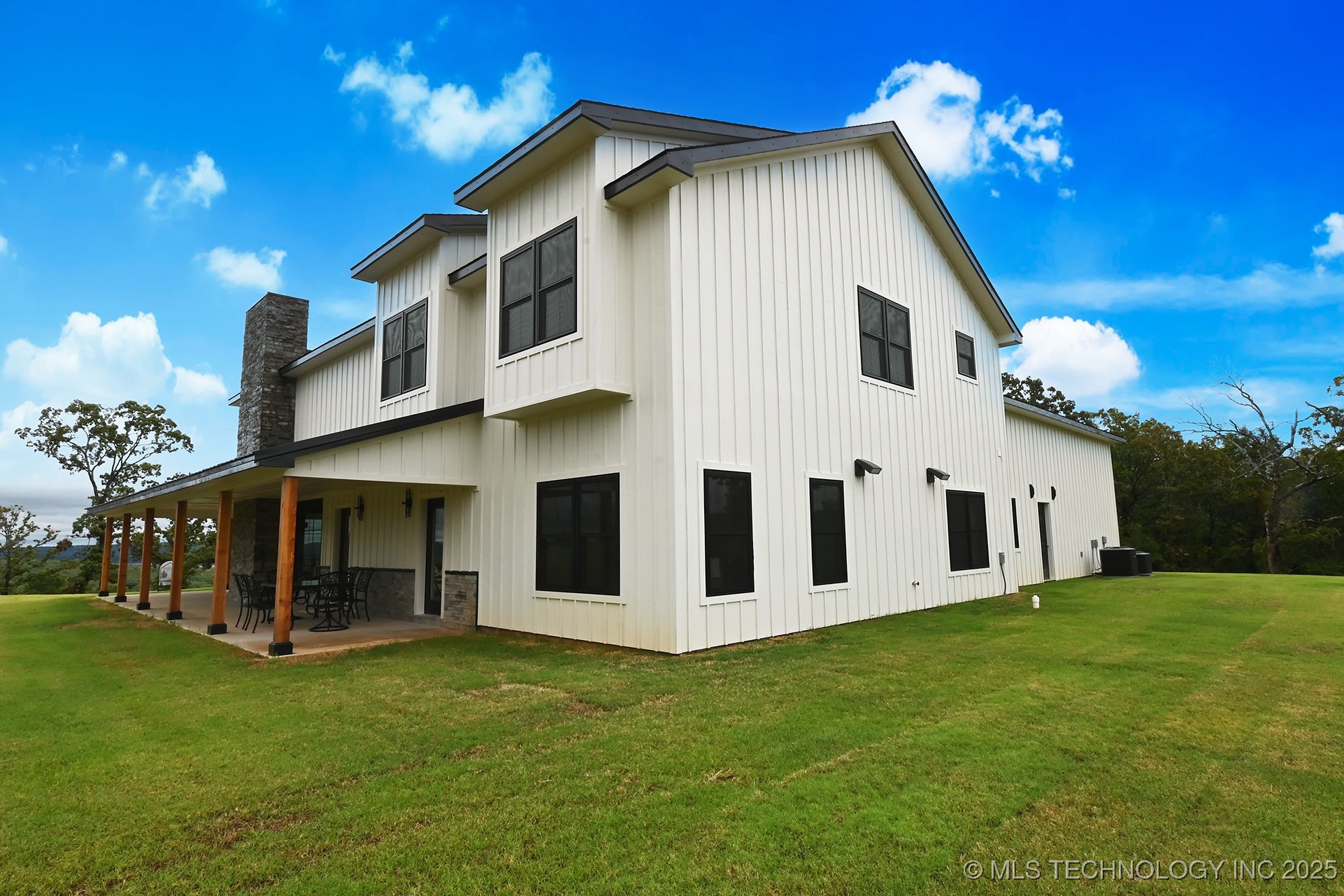 34750 S Falcon Crest Lane Property Photo 5