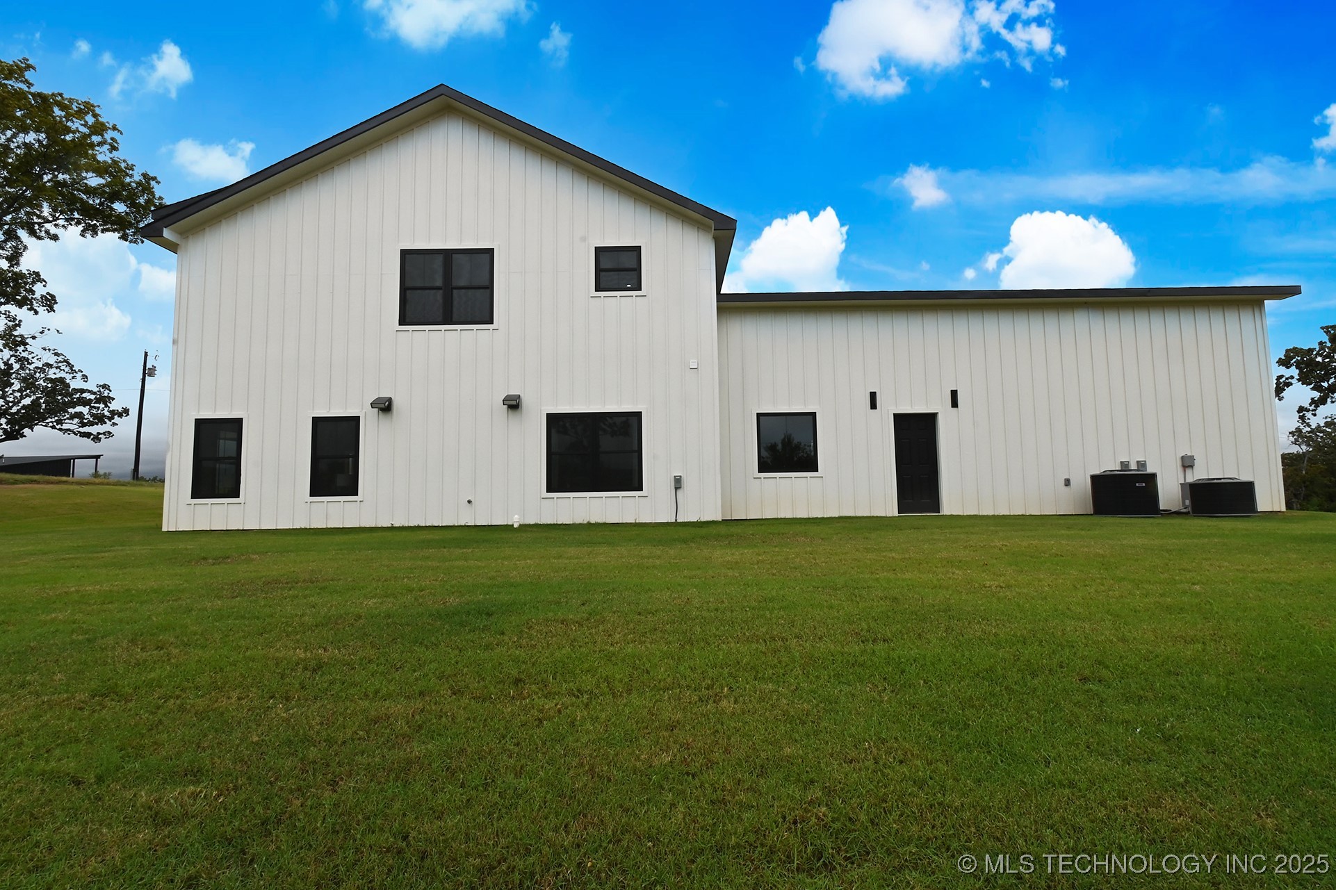 34750 S Falcon Crest Lane Property Photo 6