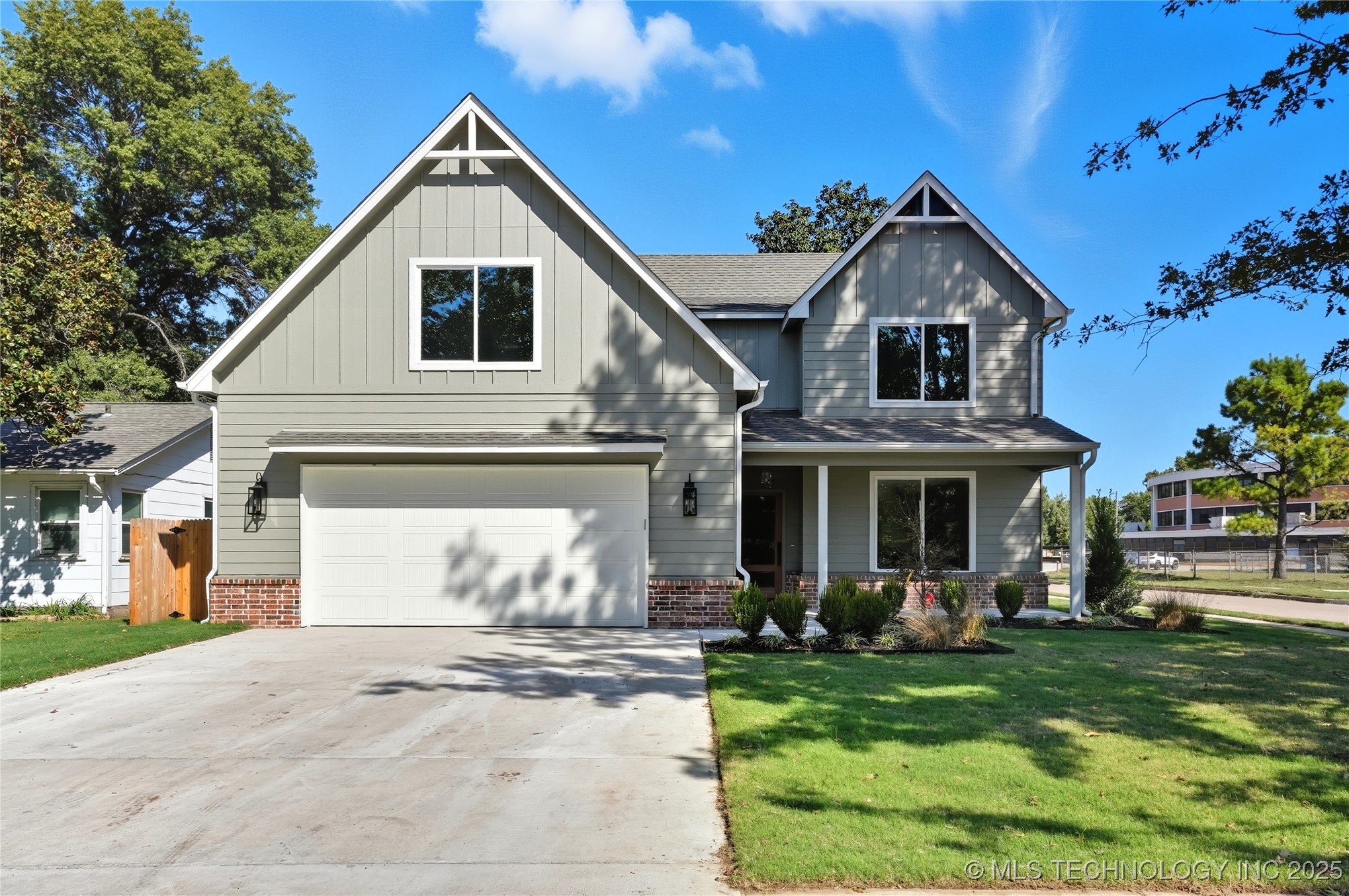 337 E 46th Street Property Photo 1