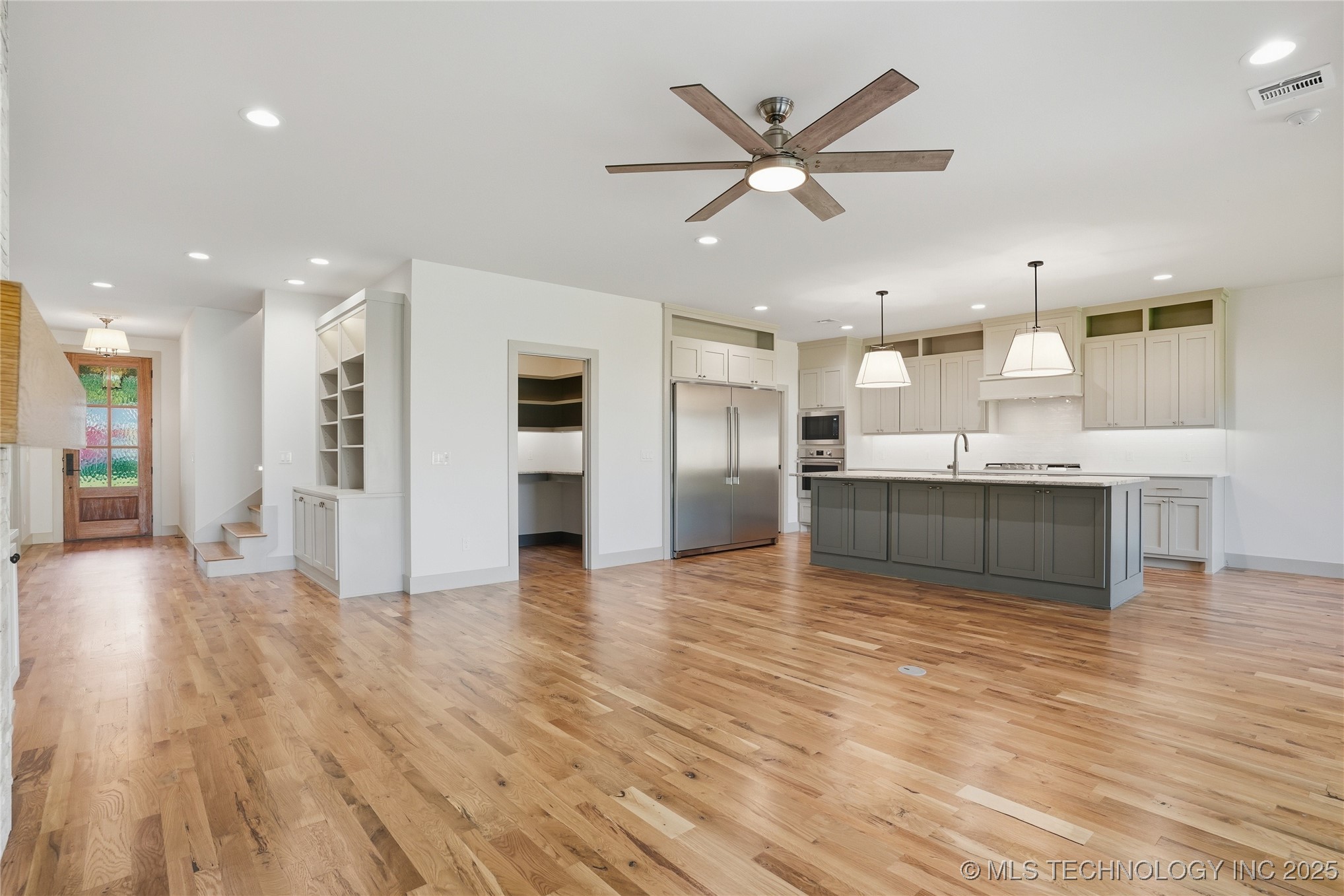 337 E 46th Street Property Photo 12