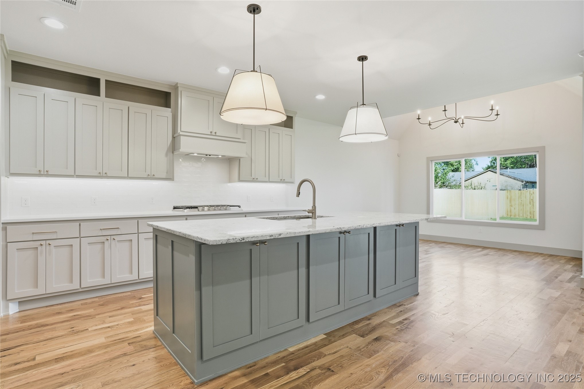 337 E 46th Street Property Photo 18