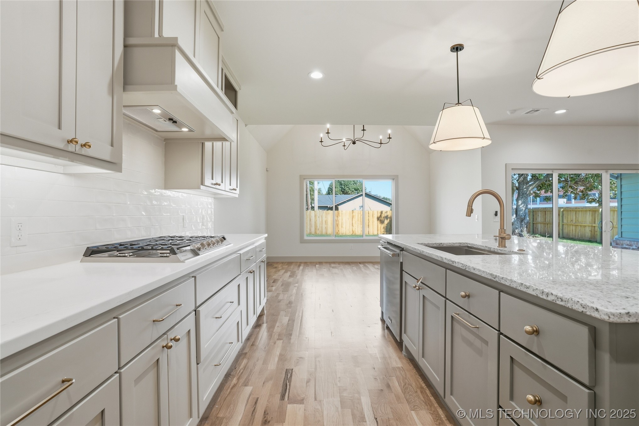 337 E 46th Street Property Photo 19