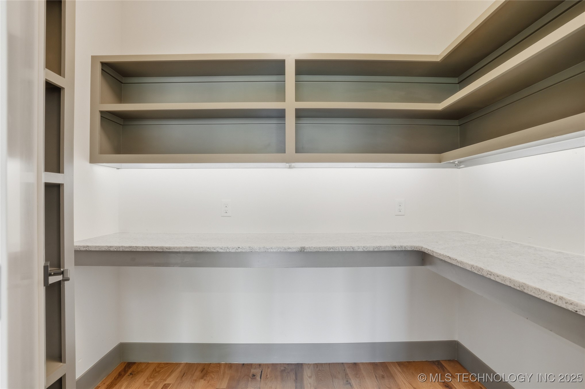 337 E 46th Street Property Photo 22