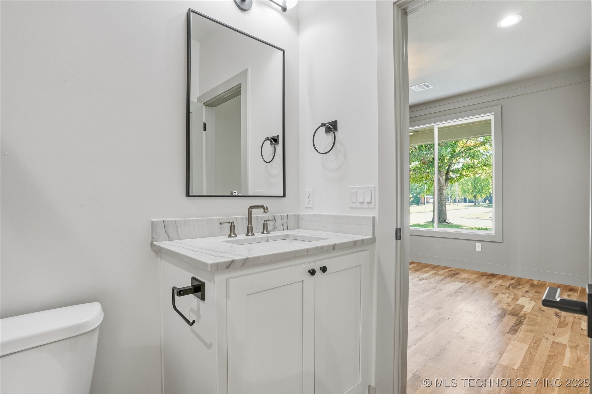 337 E 46th Street Property Photo 26